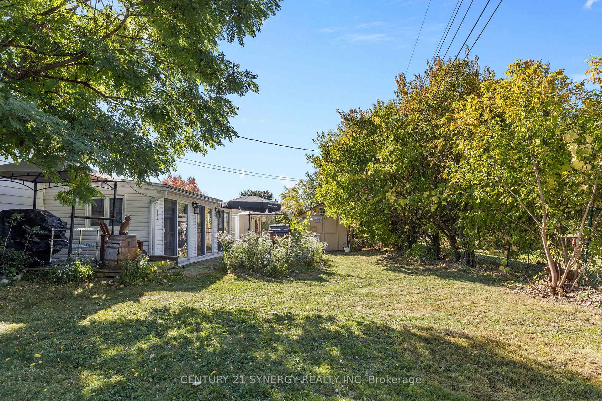 Photo 38 of 229 Kennedy Lane W, Ottawa, Bilberry Creek/Queenswood Heights — HOMEH