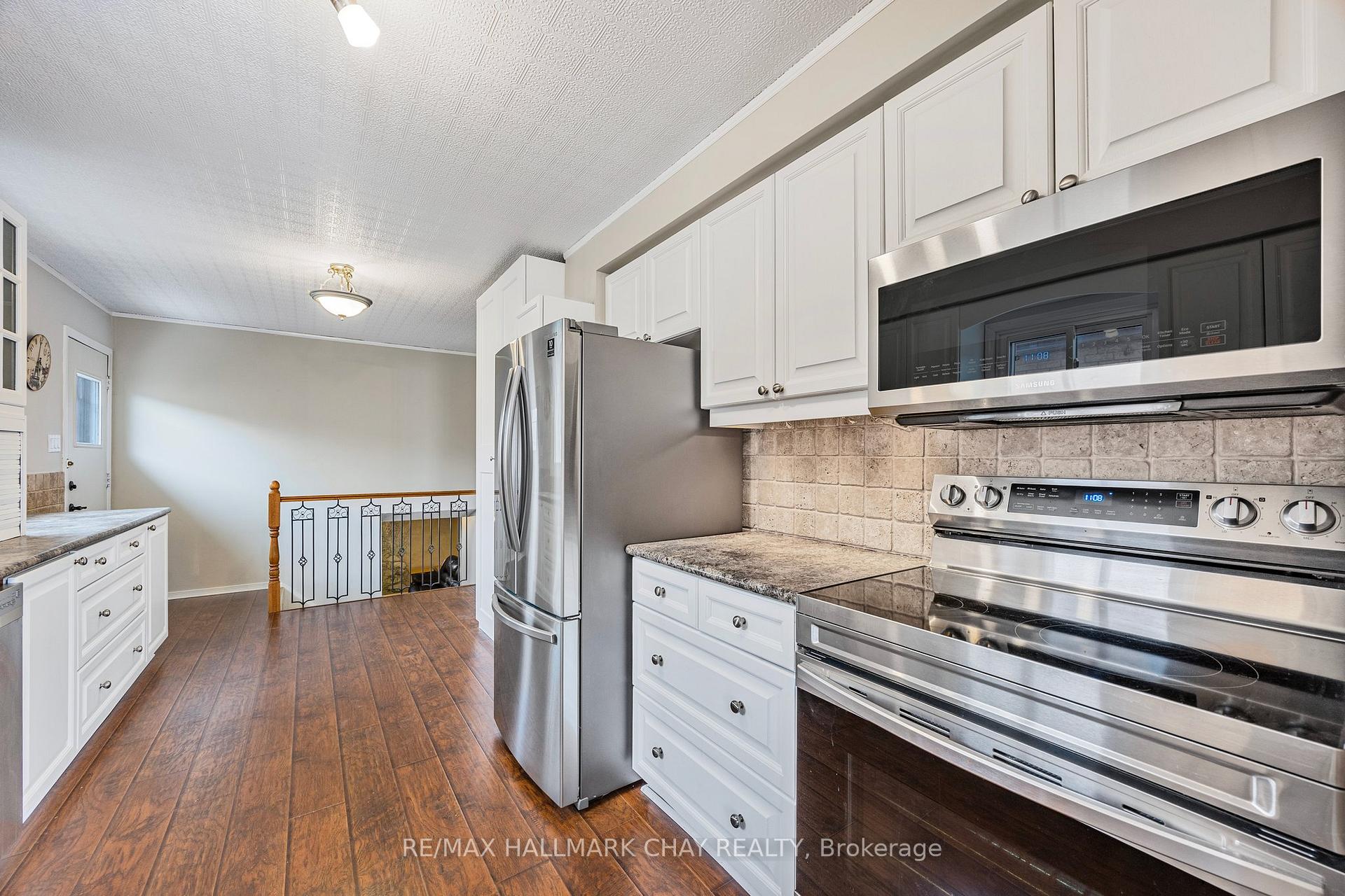 Photo 7 of 27 Wolfe Avenue, New Tecumseth, Tottenham — HOMEH