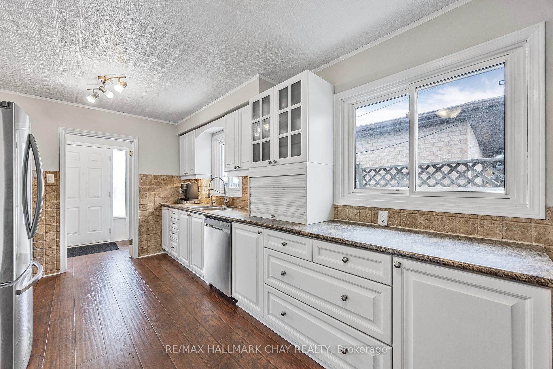 Photo 10 of 27 Wolfe Avenue, New Tecumseth, Tottenham — HOMEH