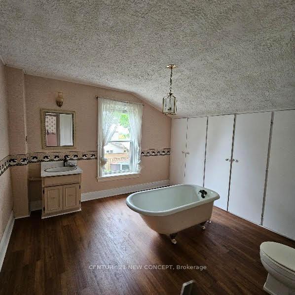 Photo 12 of 9950 Britannia Road, Milton, Bowes — HOMEH
