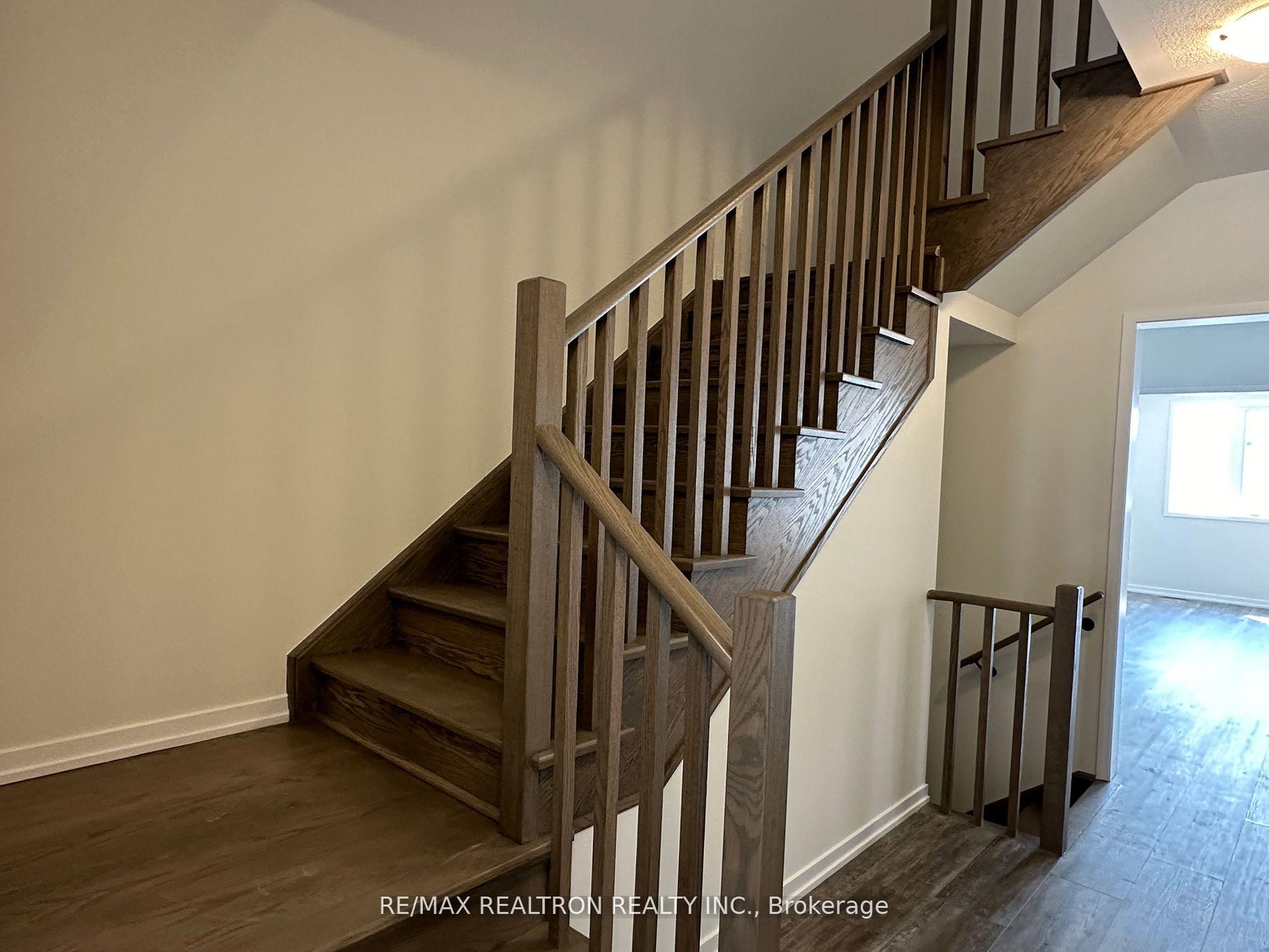 Photo 4 of 2098 Cayenne Street, Oshawa, Kedron — HOMEH