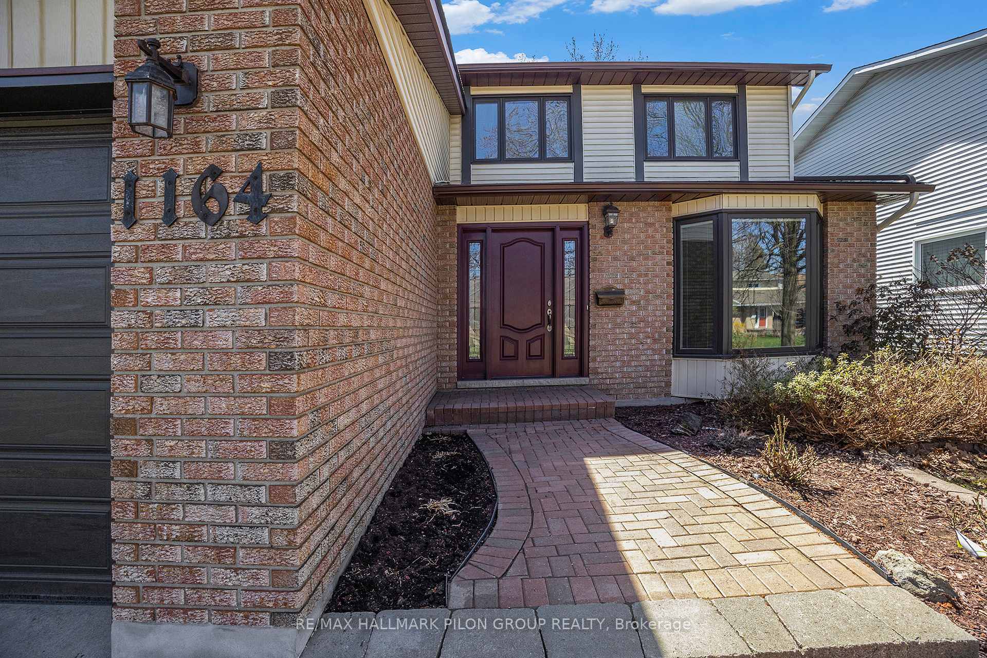 Photo 2 of 1164 Bordeau Grove, Ottawa, Convent Glen — HOMEH