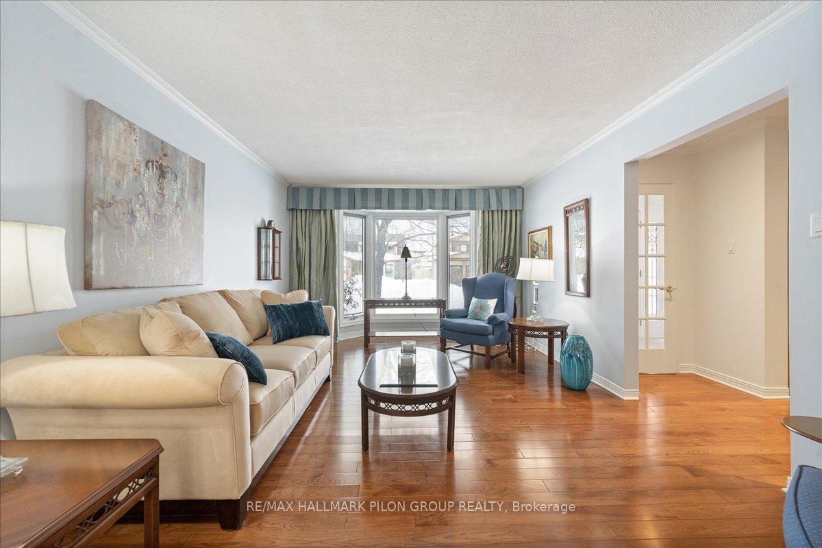 Photo 4 of 1164 Bordeau Grove, Ottawa, Convent Glen — HOMEH