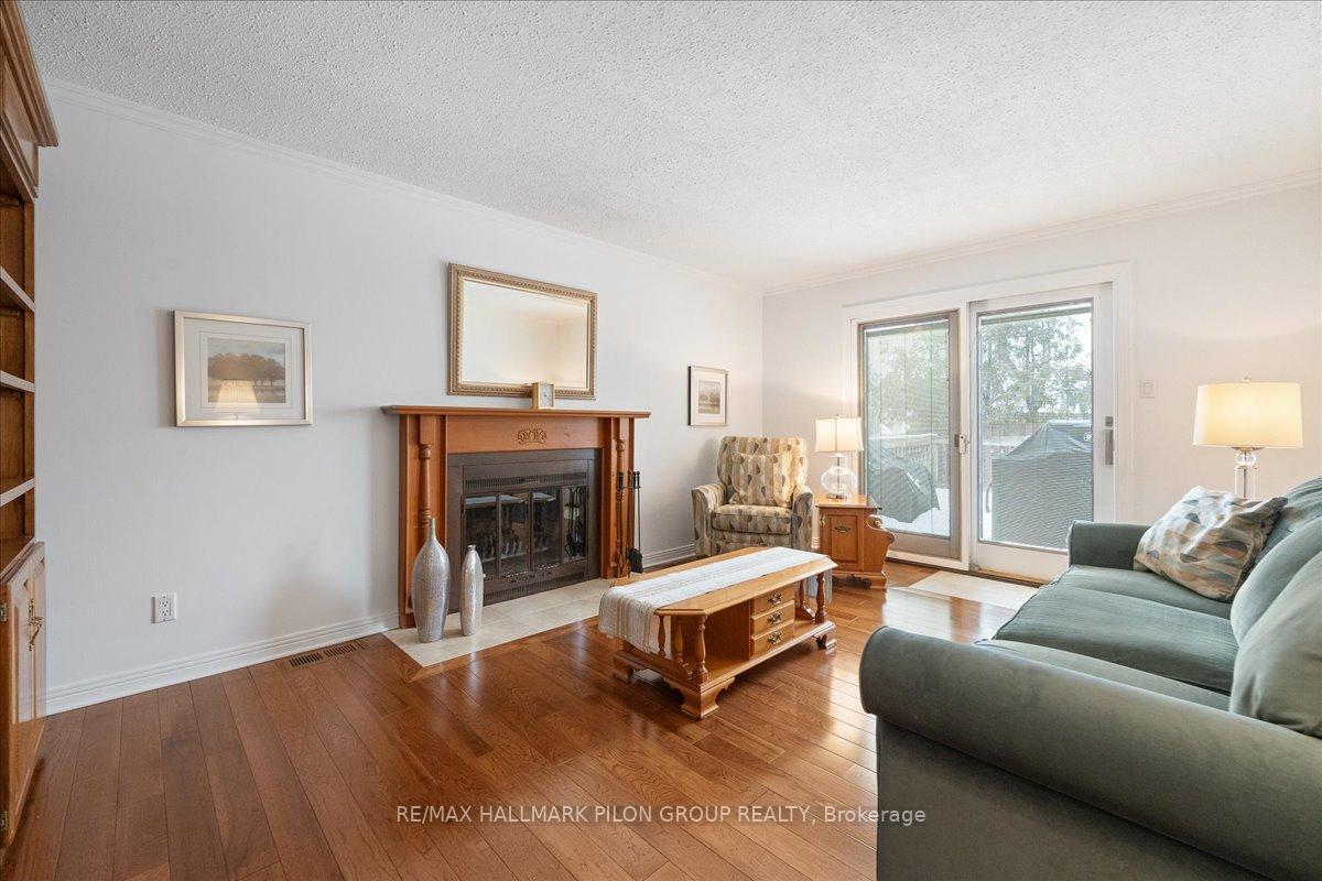 Photo 10 of 1164 Bordeau Grove, Ottawa, Convent Glen — HOMEH