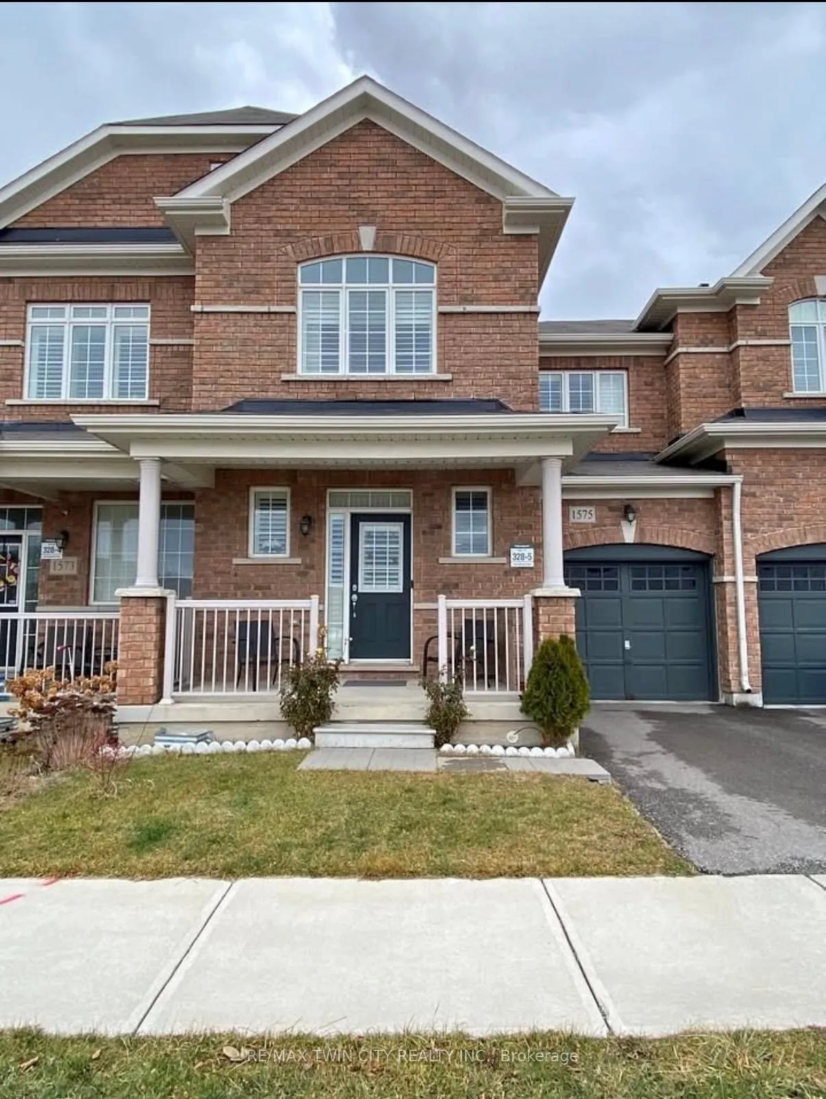 Photo 1 of 1575 Chretien Street W, Milton, Ford — HOMEH