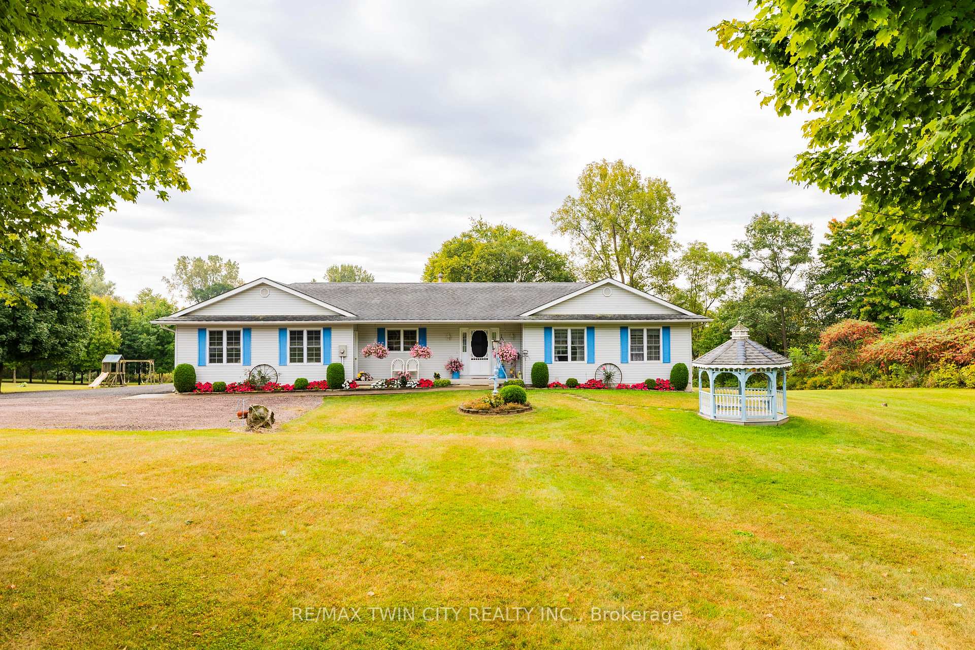 Photo 15 of 1634 Norfolk County Rd 19 W, Norfolk, Rural Windham — HOMEH