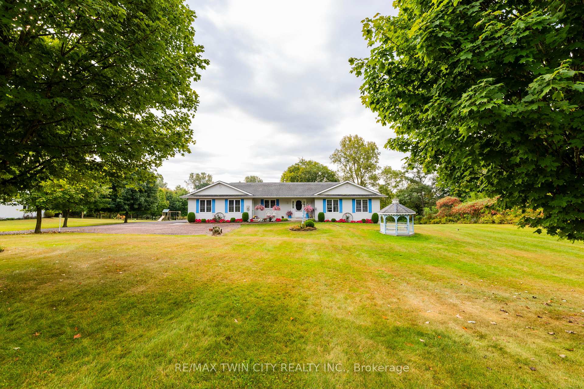 Photo 16 of 1634 Norfolk County Rd 19 W, Norfolk, Rural Windham — HOMEH