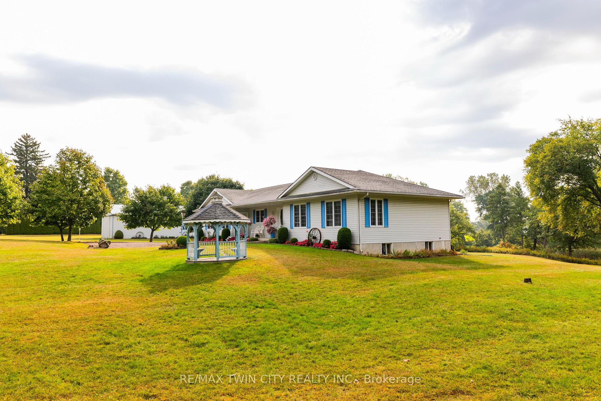 Photo 18 of 1634 Norfolk County Rd 19 W, Norfolk, Rural Windham — HOMEH