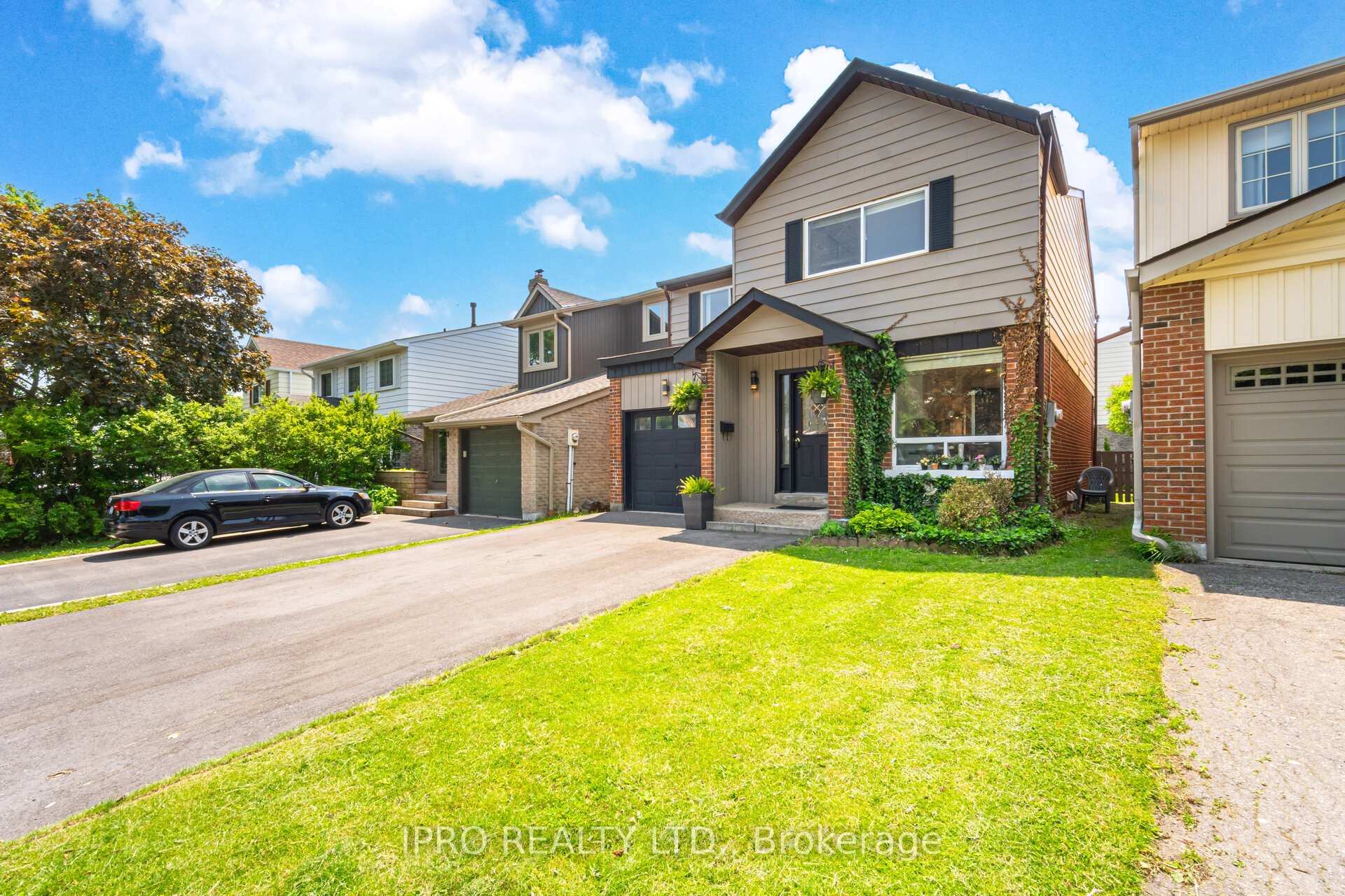 Photo 1 of 734 Briar Crescent, Milton, Dorset Park — HOMEH