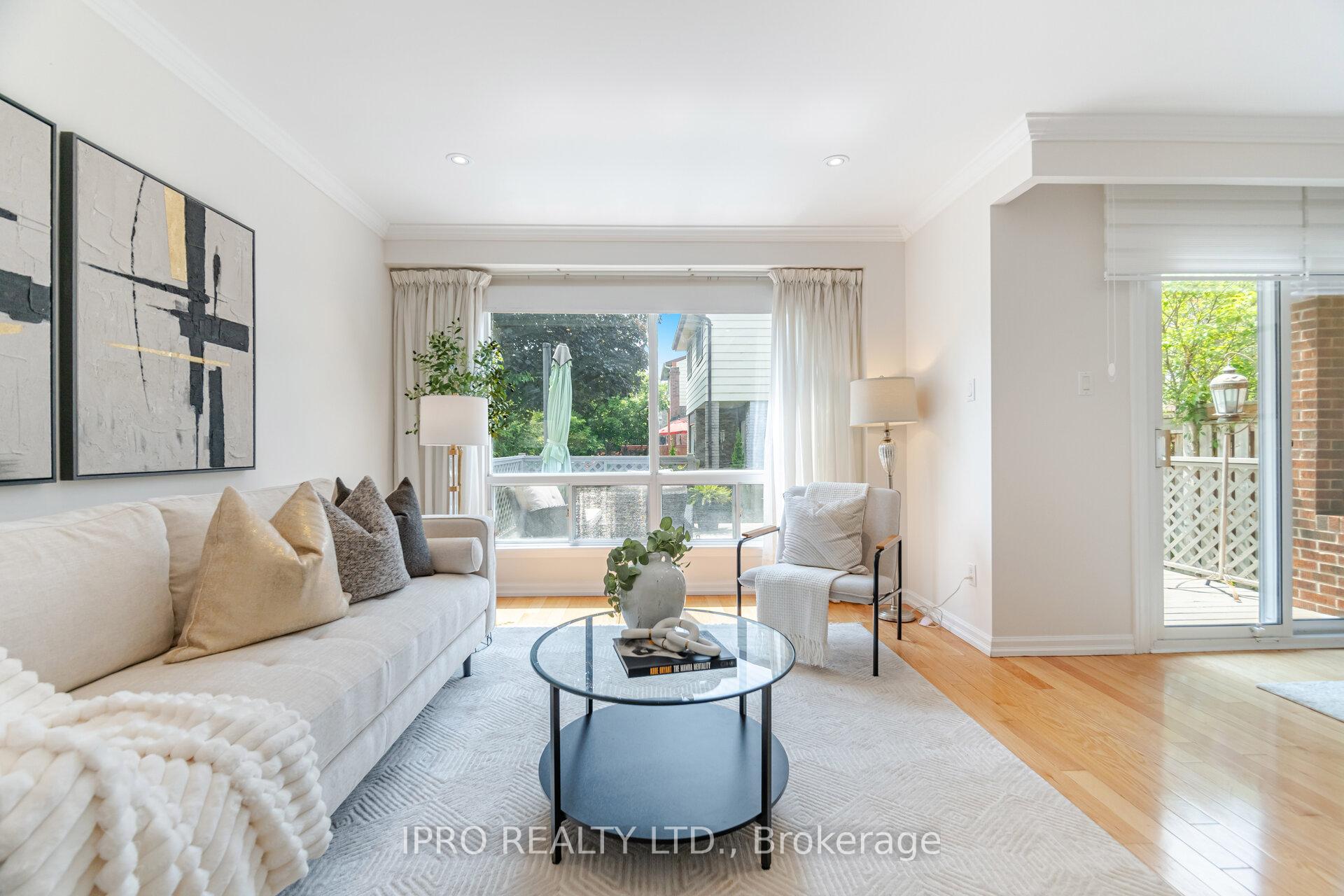 Photo 2 of 734 Briar Crescent, Milton, Dorset Park — HOMEH