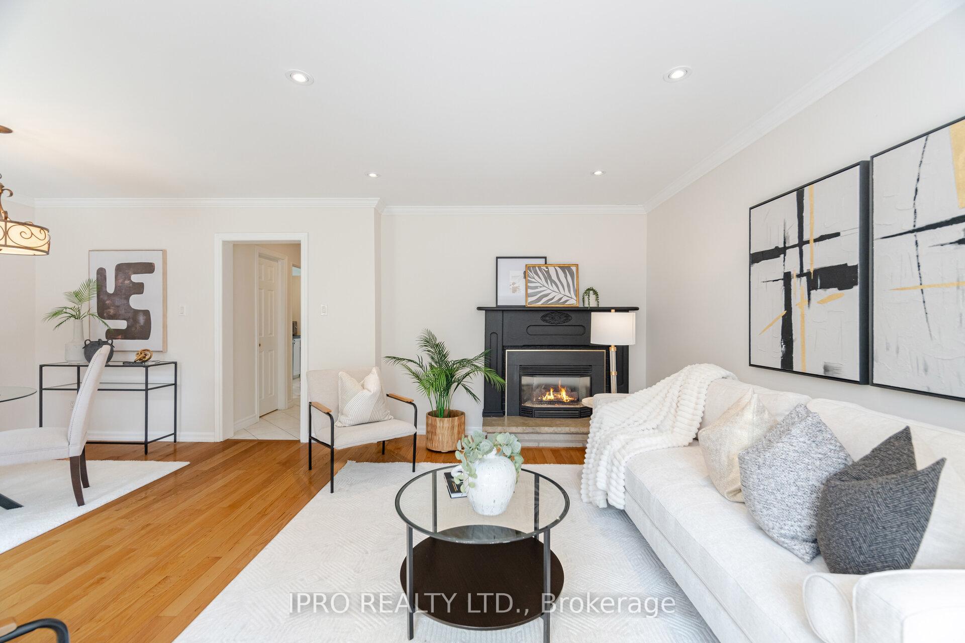 Photo 3 of 734 Briar Crescent, Milton, Dorset Park — HOMEH
