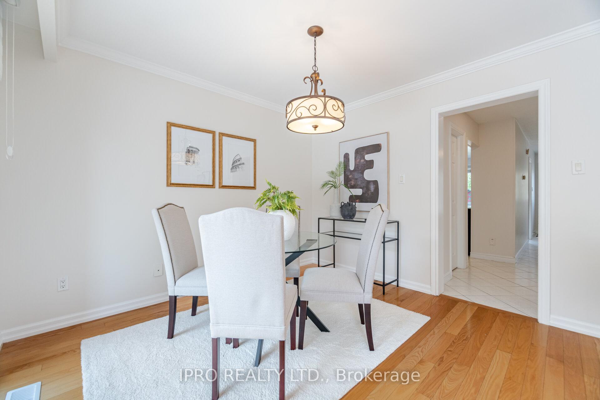 Photo 10 of 734 Briar Crescent, Milton, Dorset Park — HOMEH