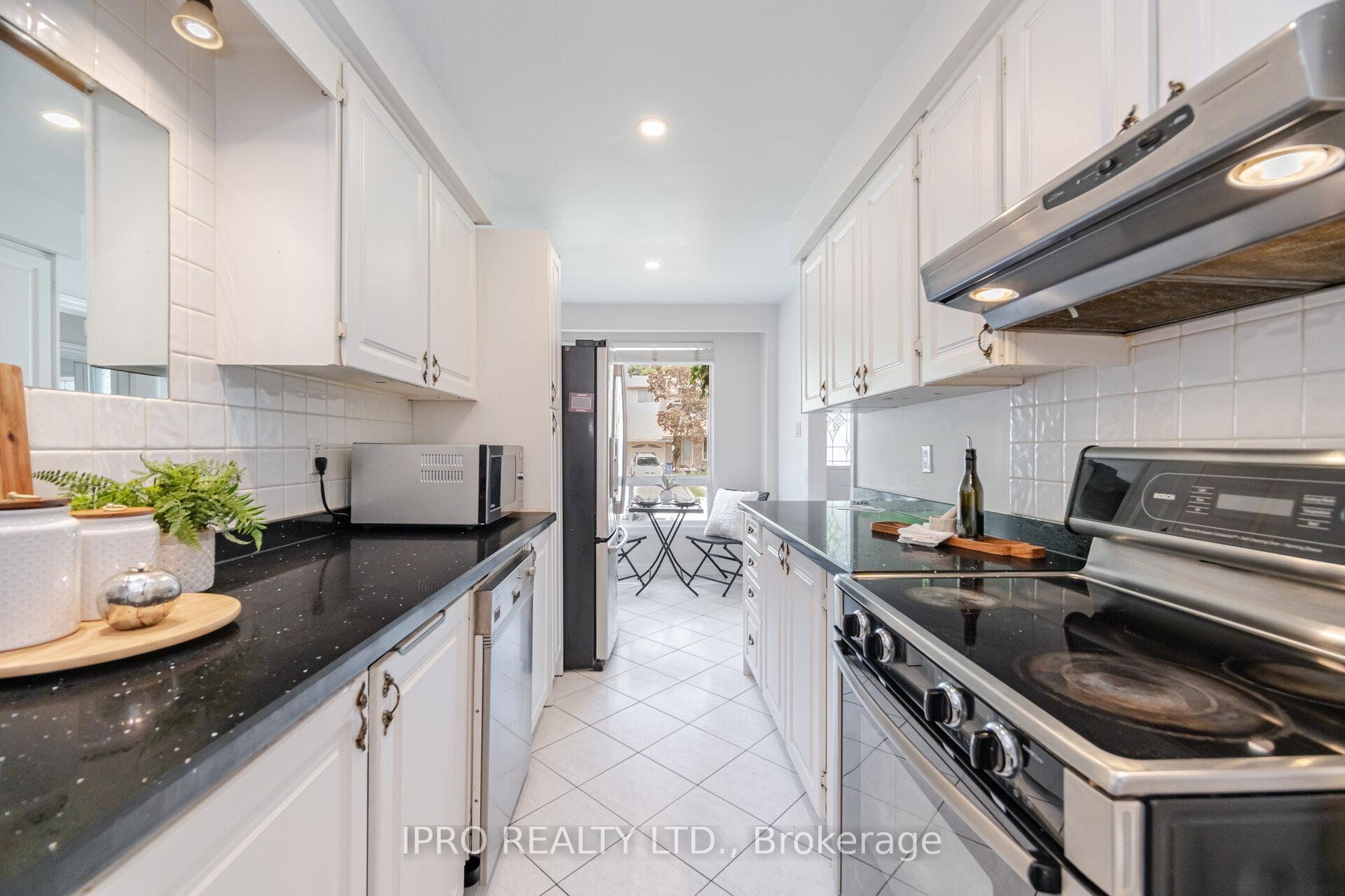 Photo 41 of 734 Briar Crescent, Milton, Dorset Park — HOMEH