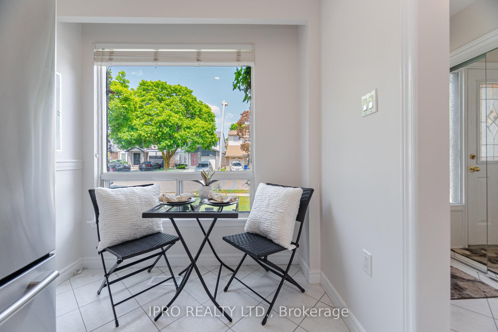 Photo 9 of 734 Briar Crescent, Milton, Dorset Park — HOMEH