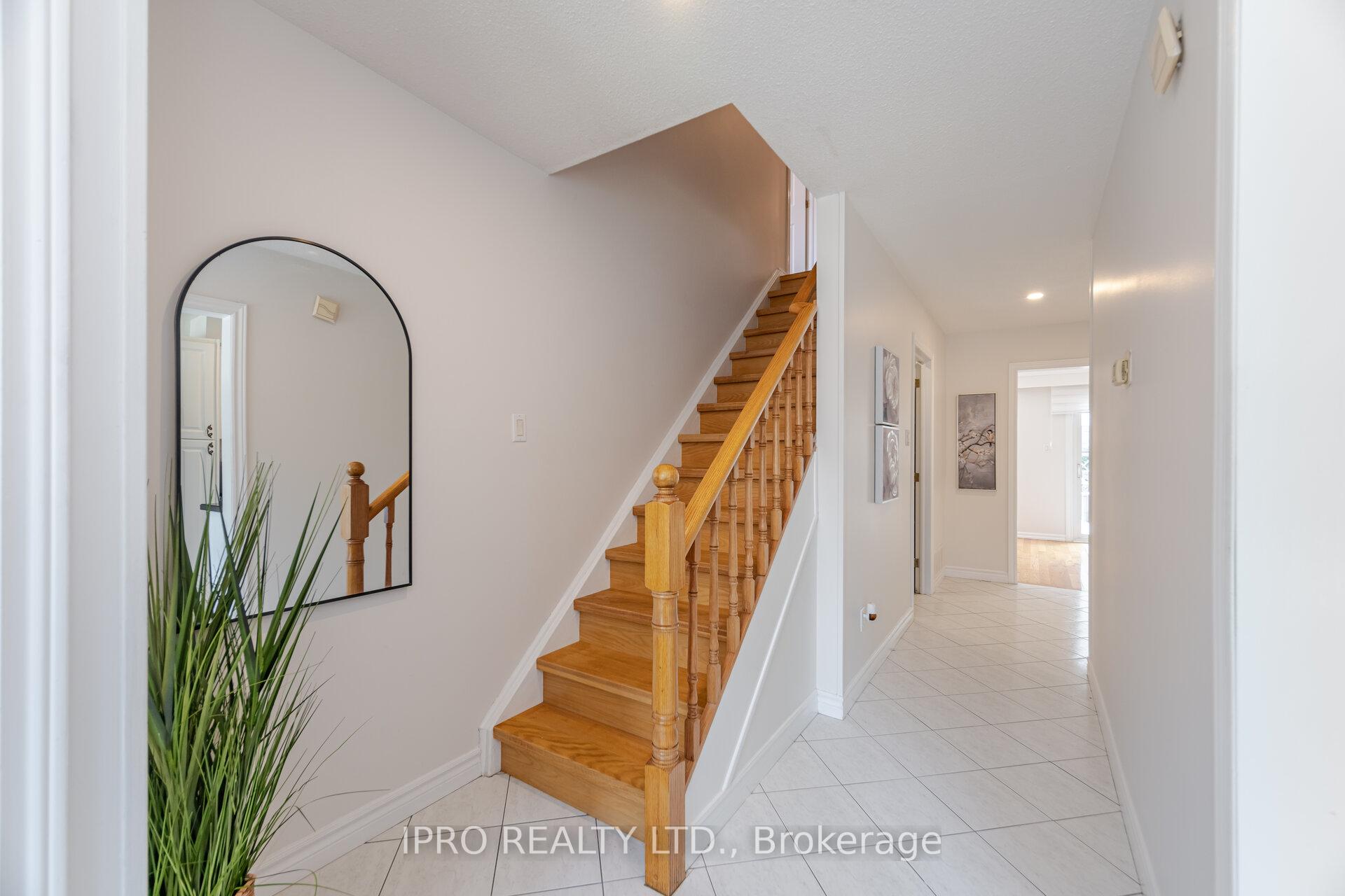 Photo 14 of 734 Briar Crescent, Milton, Dorset Park — HOMEH