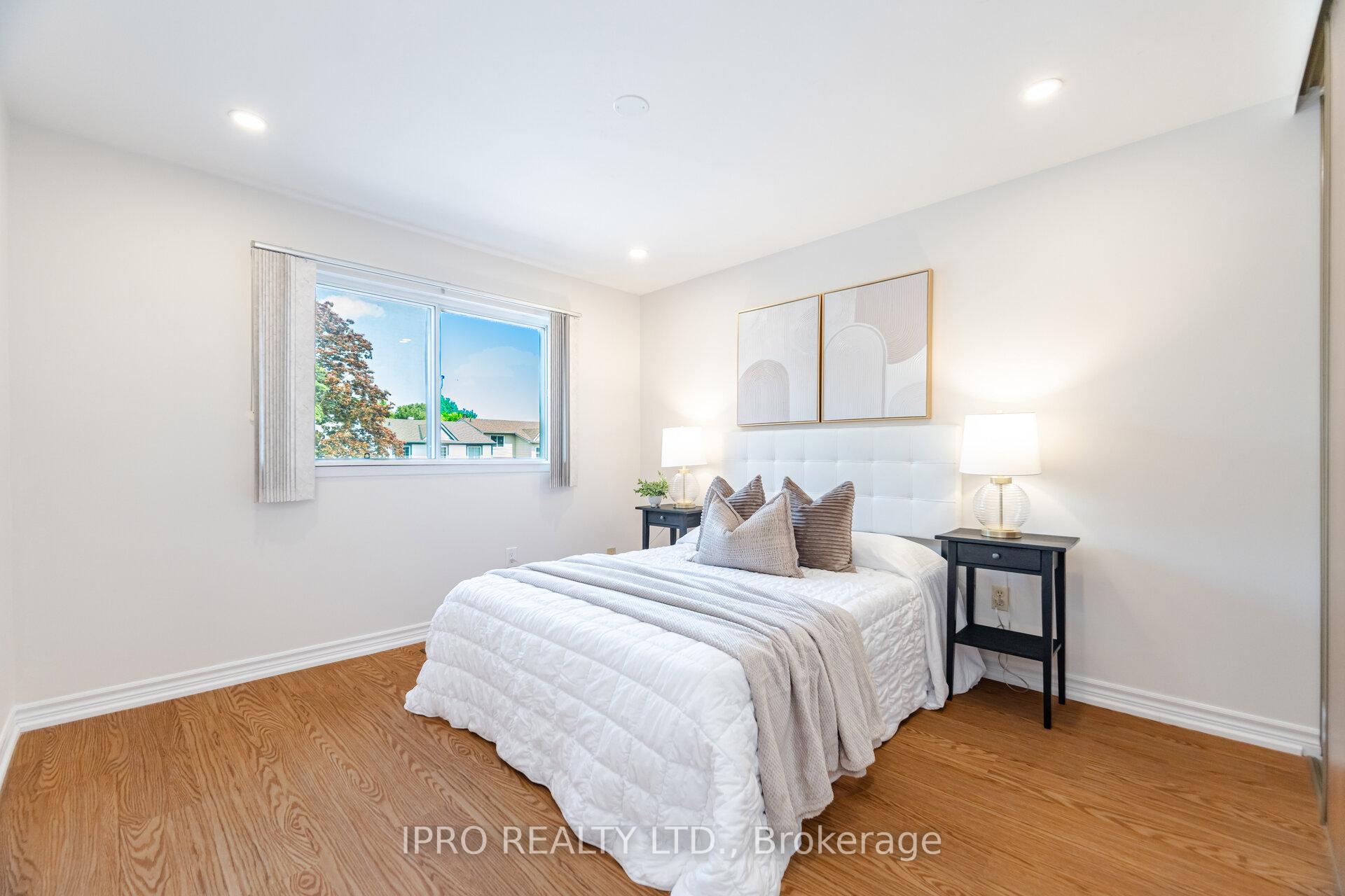 Photo 40 of 734 Briar Crescent, Milton, Dorset Park — HOMEH