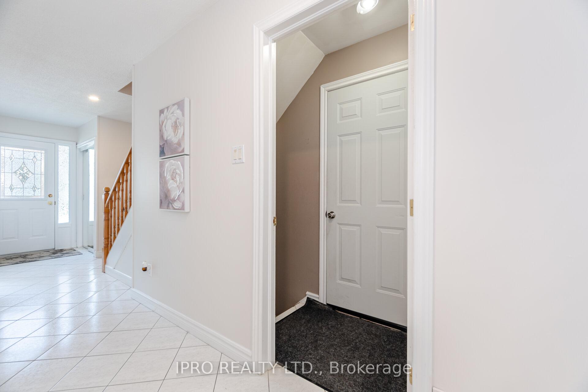 Photo 23 of 734 Briar Crescent, Milton, Dorset Park — HOMEH