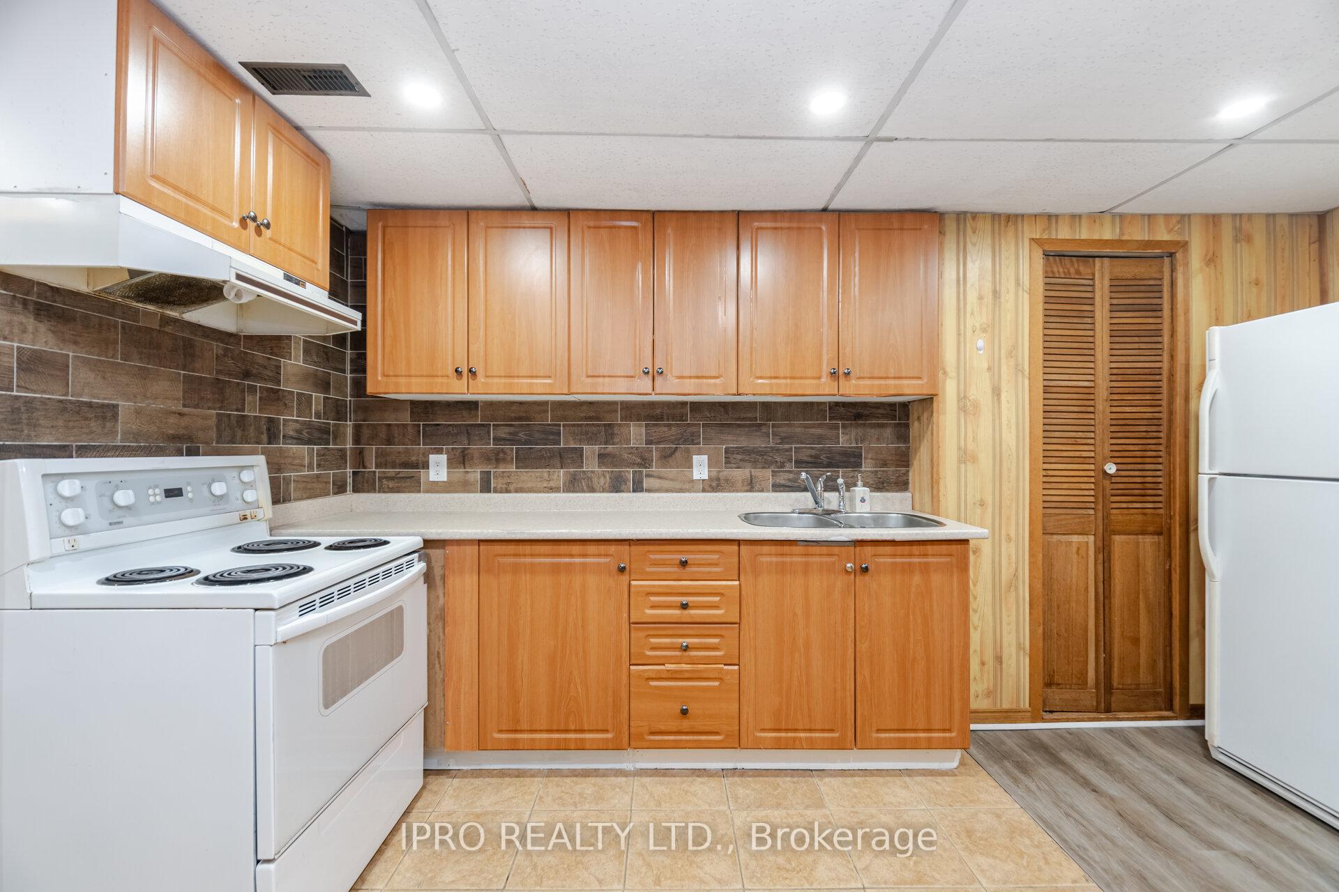 Photo 24 of 734 Briar Crescent, Milton, Dorset Park — HOMEH