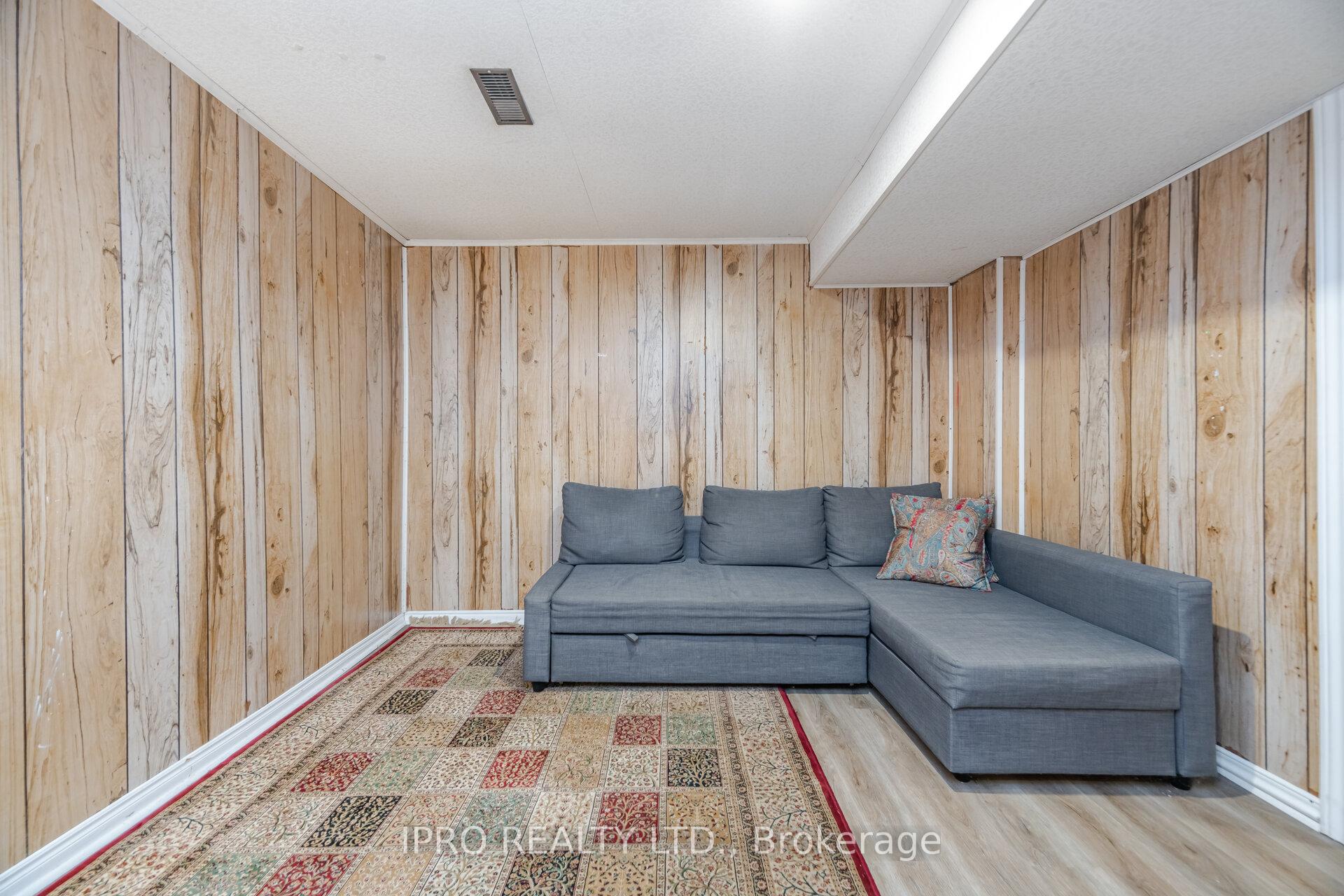 Photo 33 of 734 Briar Crescent, Milton, Dorset Park — HOMEH