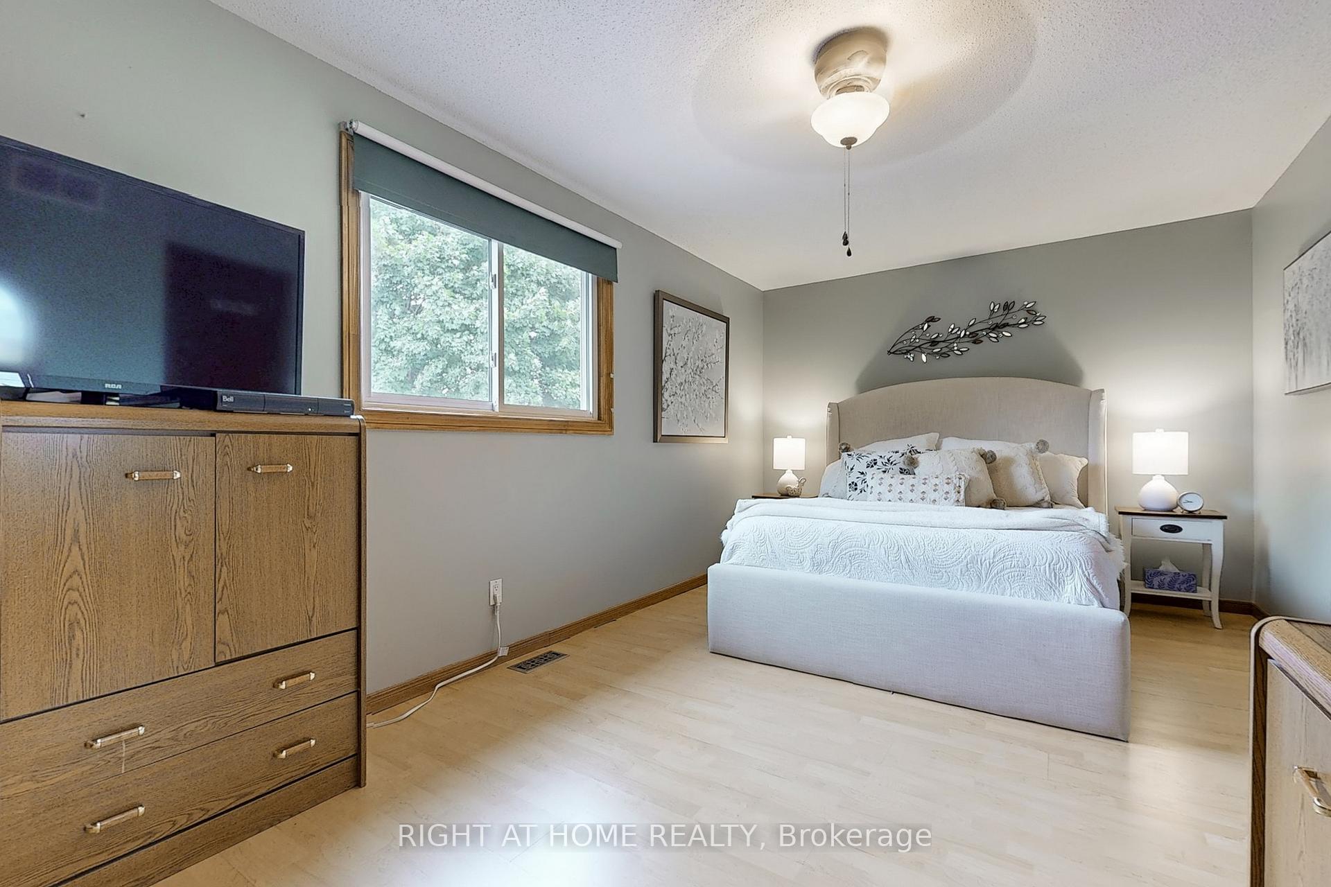 Photo 14 of 174 Overbank Drive, Oshawa, McLaughlin — HOMEH