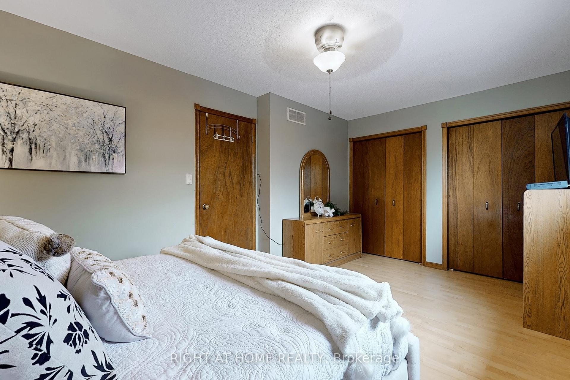 Photo 15 of 174 Overbank Drive, Oshawa, McLaughlin — HOMEH