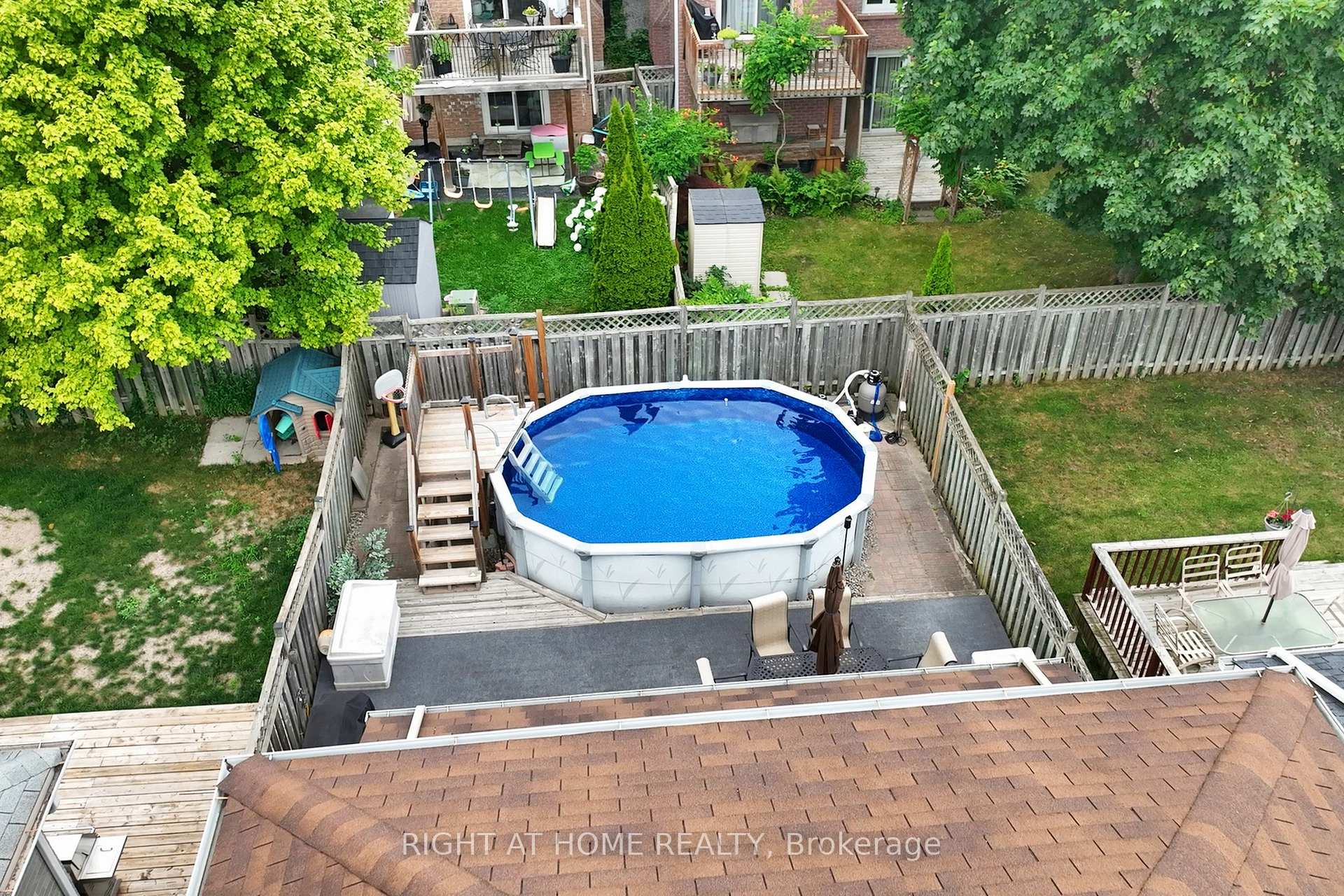 Photo 27 of 174 Overbank Drive, Oshawa, McLaughlin — HOMEH