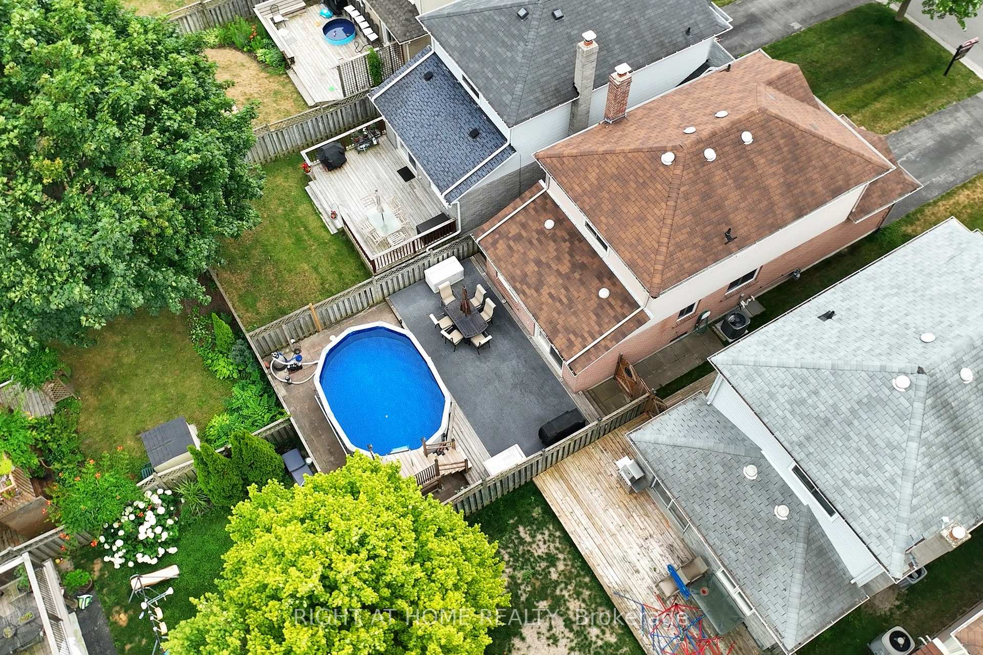 Photo 28 of 174 Overbank Drive, Oshawa, McLaughlin — HOMEH
