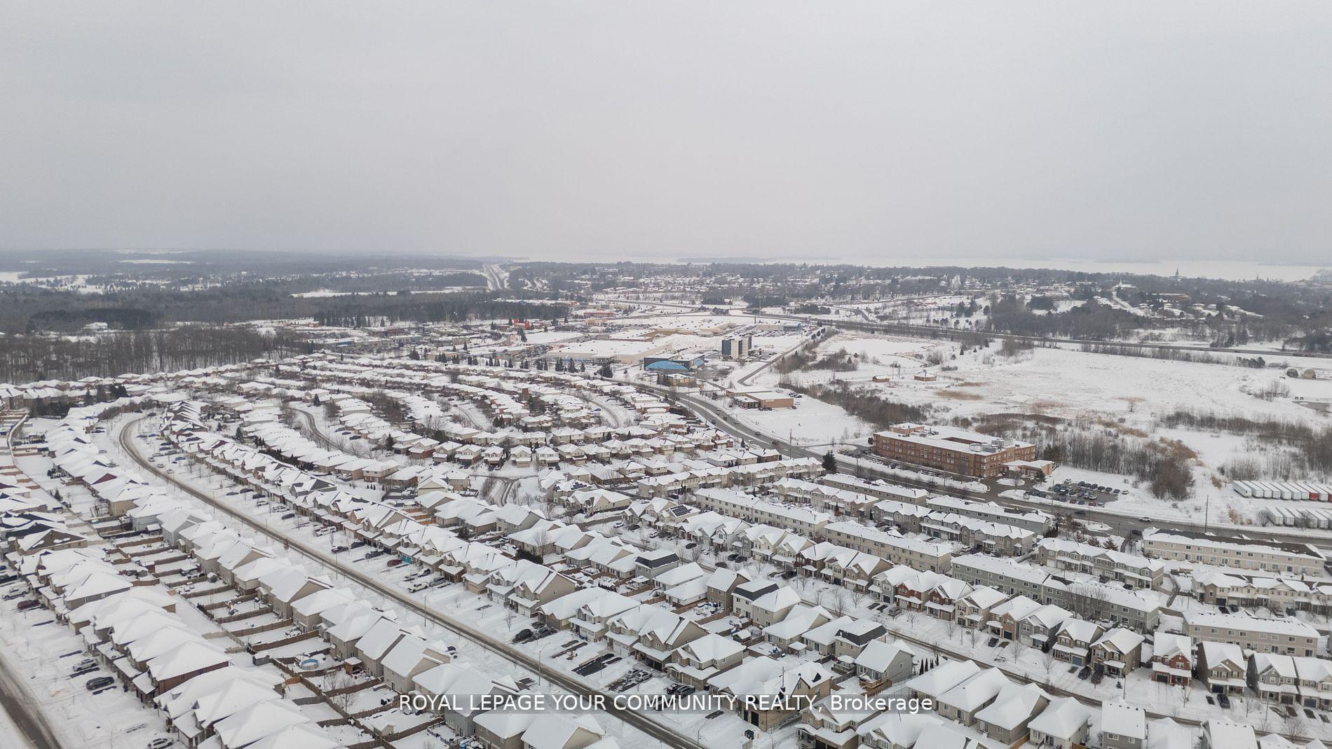 Photo 4 of 153 Isabella Drive, Orillia — HOMEH