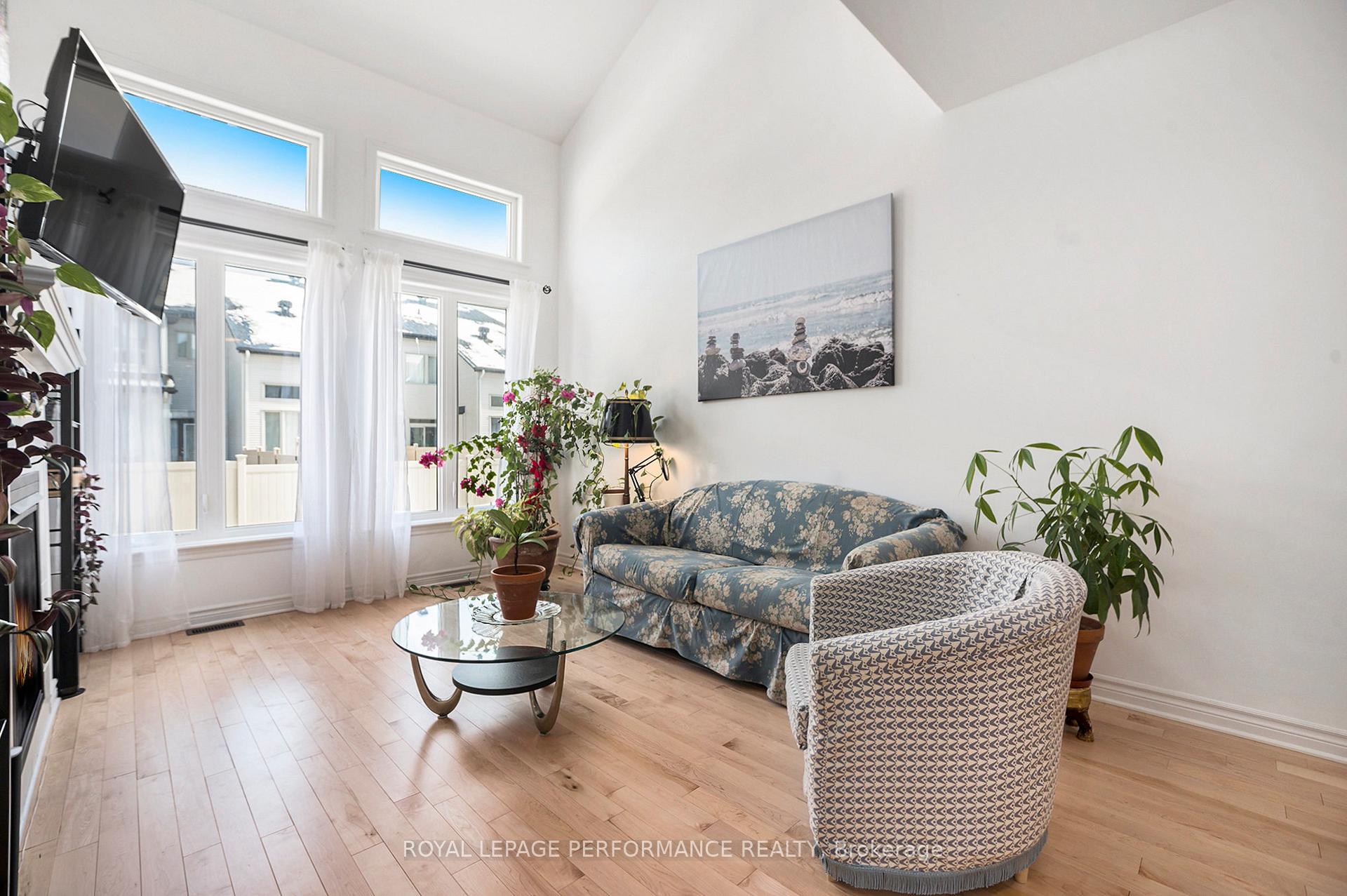 Photo 6 of 687 Cordelette Circle, Ottawa, Mer Bleue/Bradley Estates/Anderson Park — HOMEH