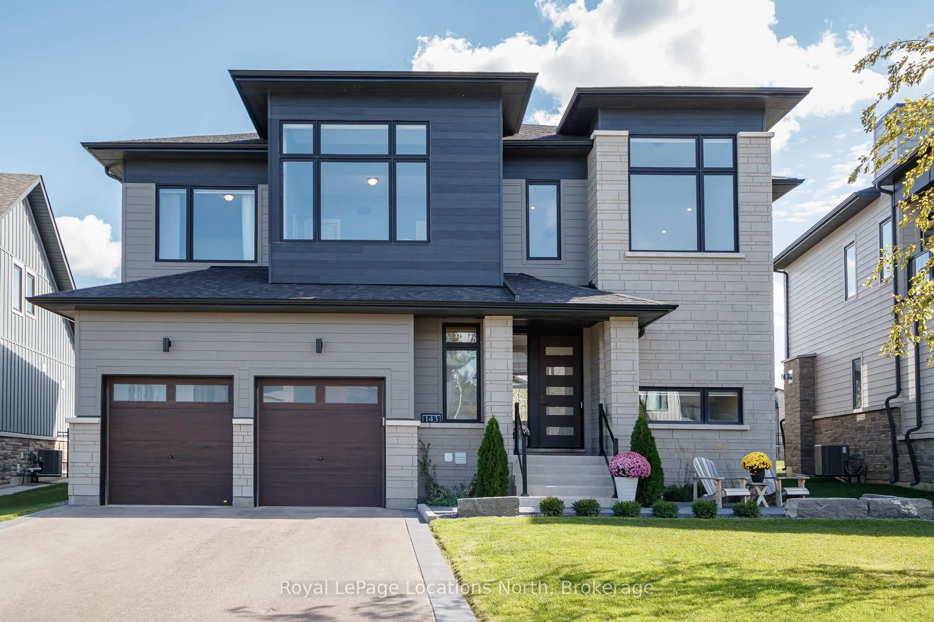 Photo 3 of 143 Springside Crescent, Blue Mountains — HOMEH