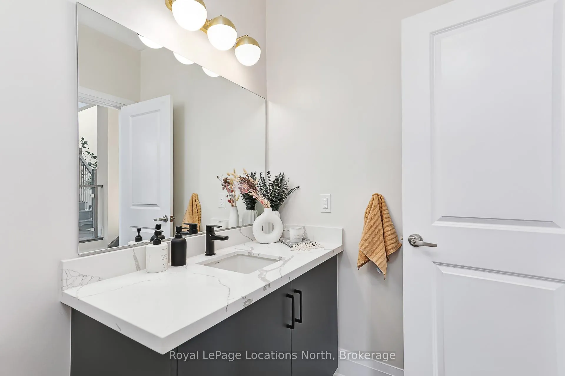 Photo 9 of 143 Springside Crescent, Blue Mountains — HOMEH