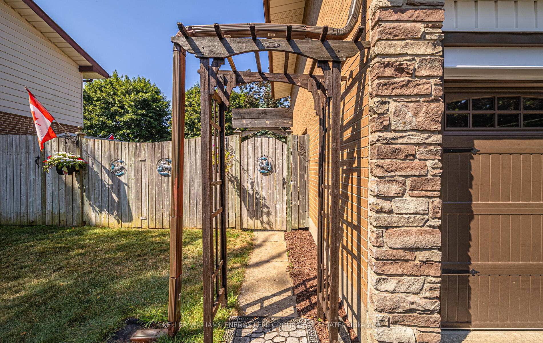 Photo 5 of 916 Somerville Street, Oshawa, Centennial — HOMEH