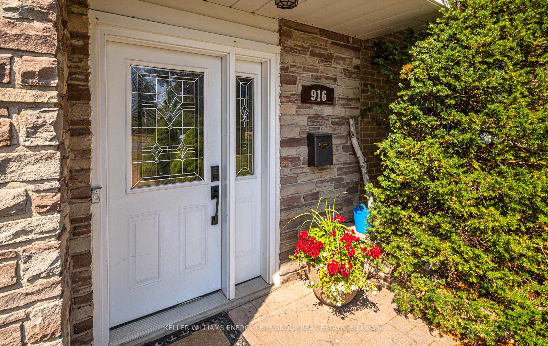 Photo 6 of 916 Somerville Street, Oshawa, Centennial — HOMEH