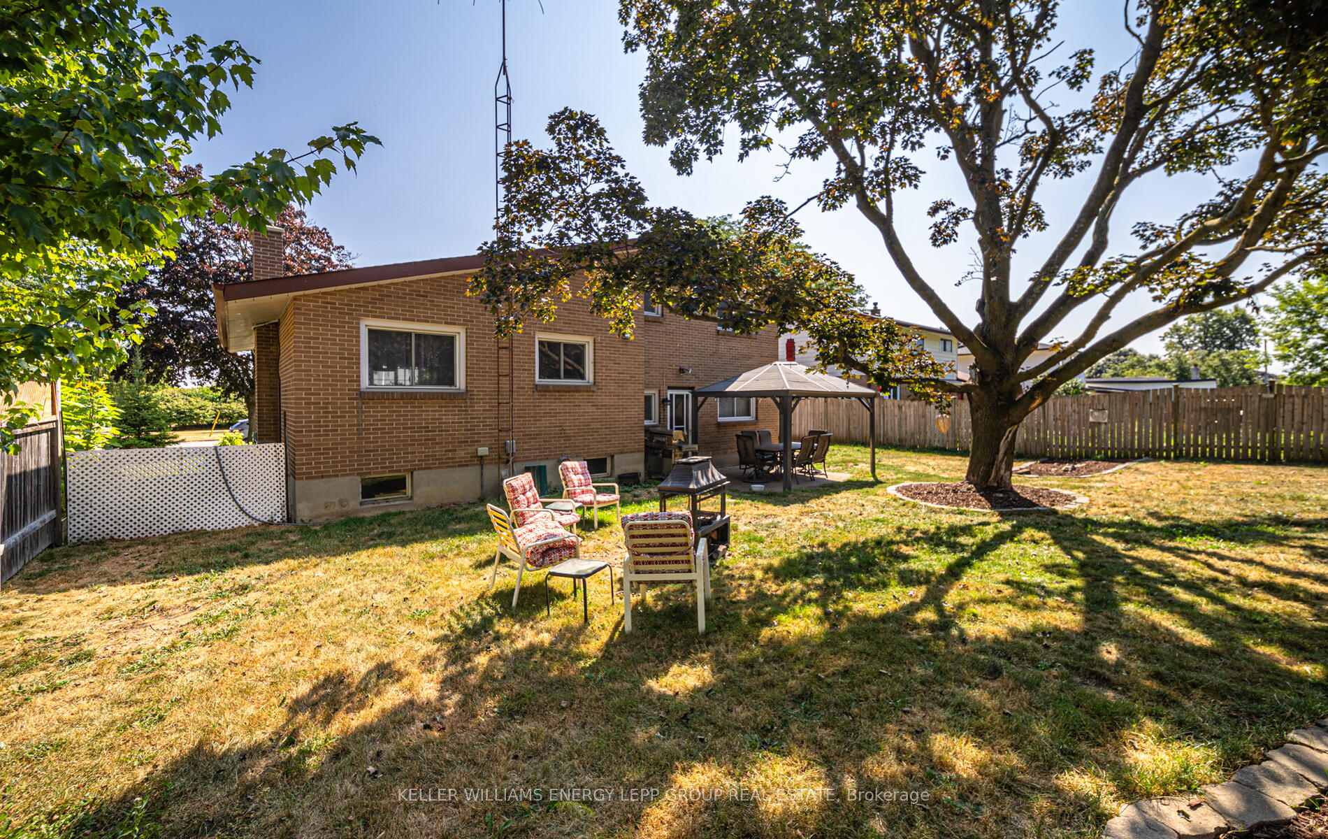 Photo 11 of 916 Somerville Street, Oshawa, Centennial — HOMEH