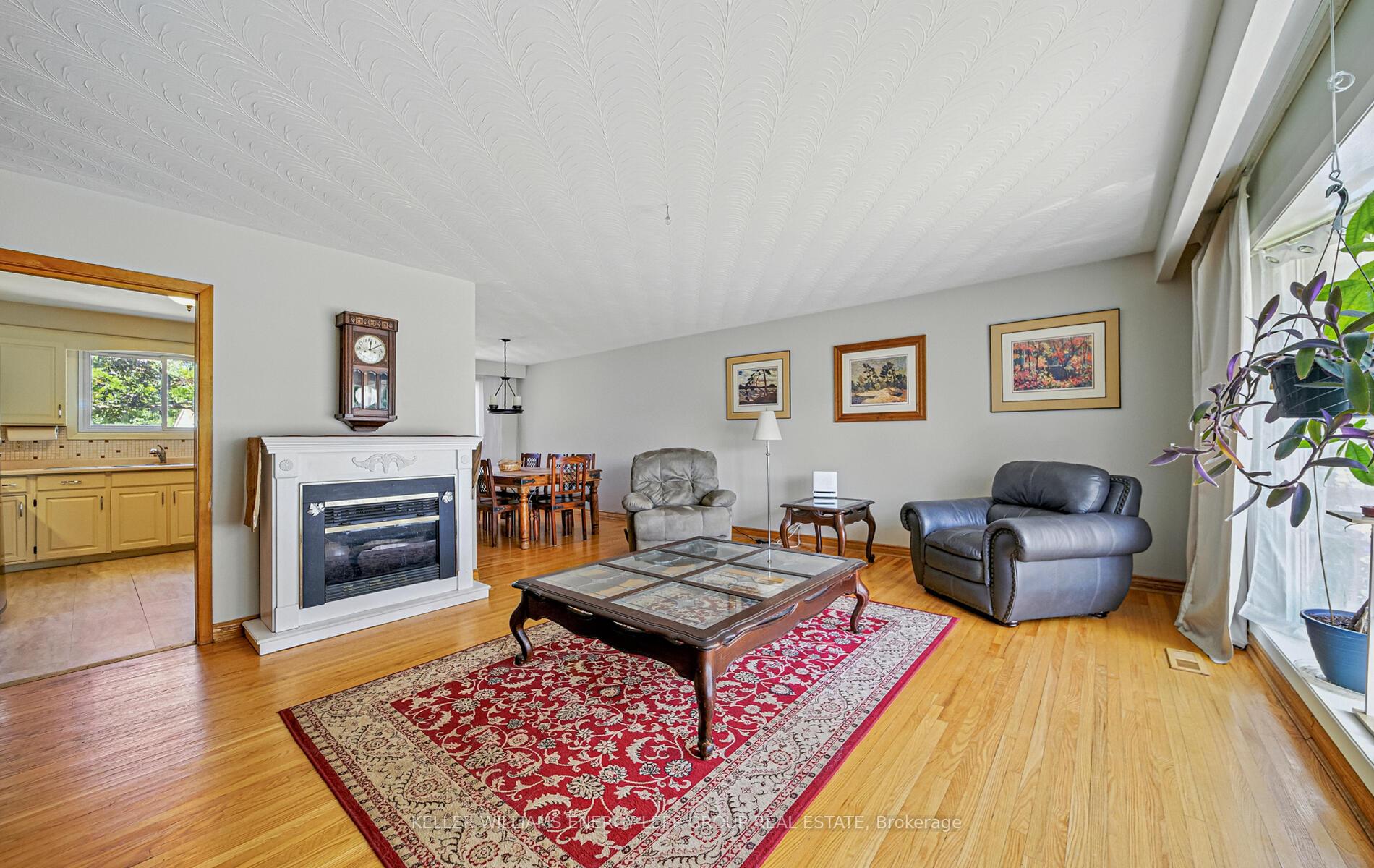 Photo 18 of 916 Somerville Street, Oshawa, Centennial — HOMEH