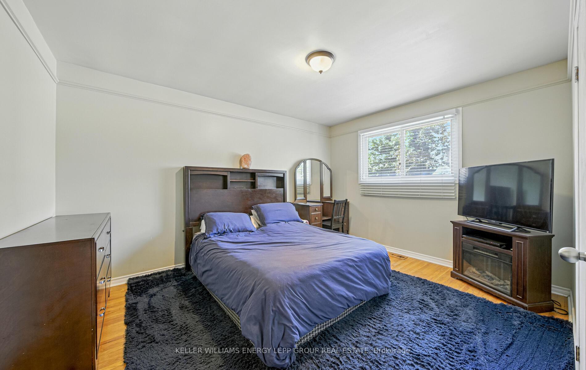 Photo 26 of 916 Somerville Street, Oshawa, Centennial — HOMEH