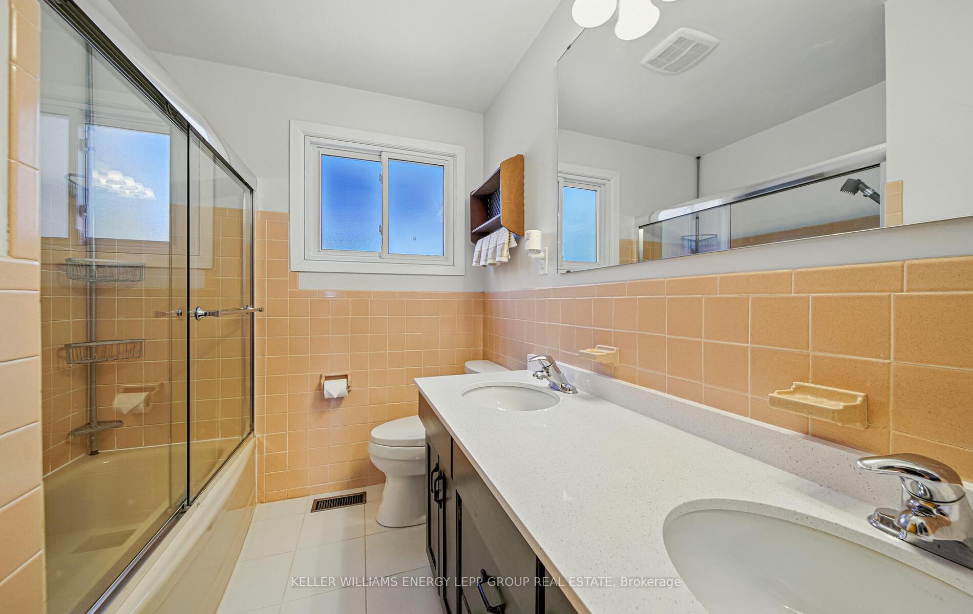 Photo 32 of 916 Somerville Street, Oshawa, Centennial — HOMEH