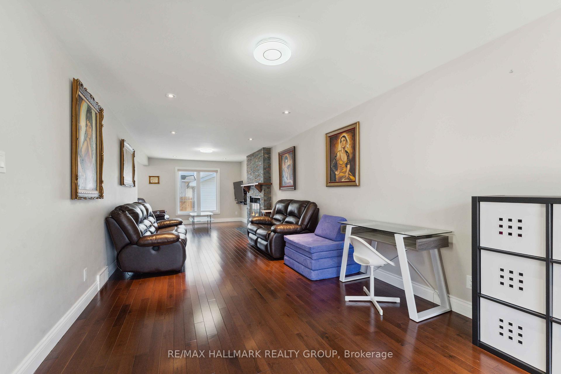 Photo 5 of 1426 Larkhaven Crescent, Ottawa, Orleans/Sunridge — HOMEH