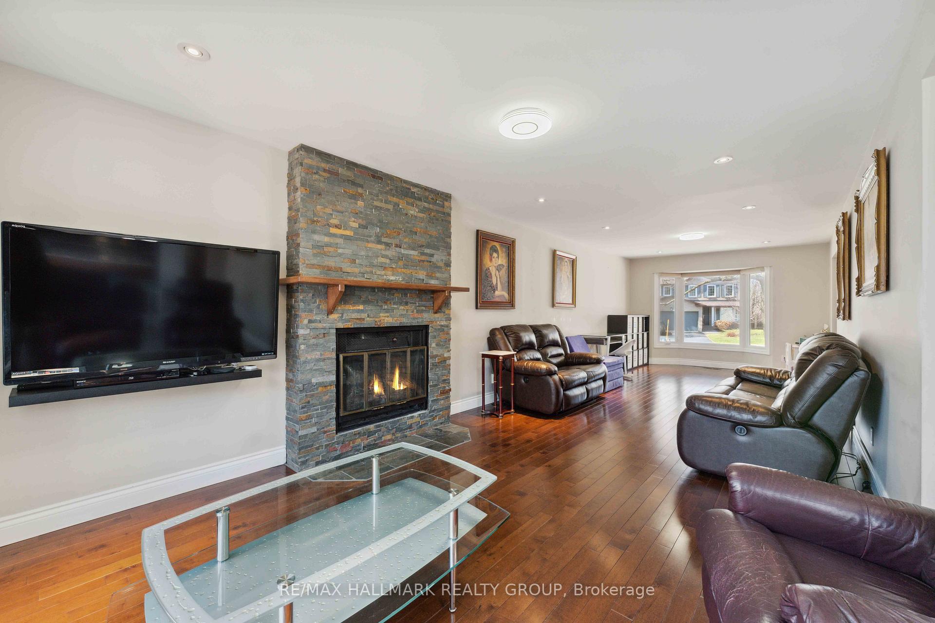 Photo 7 of 1426 Larkhaven Crescent, Ottawa, Orleans/Sunridge — HOMEH