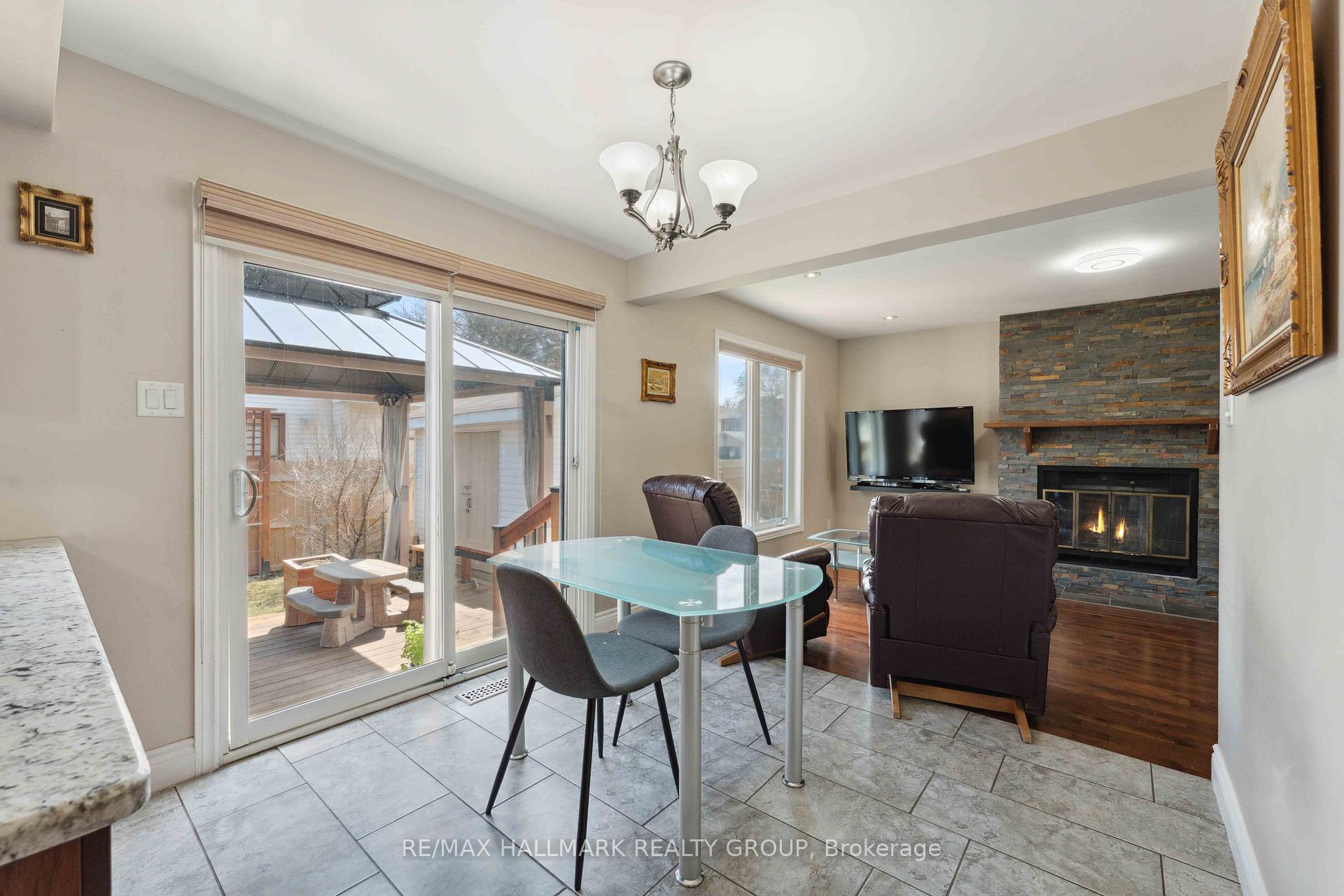 Photo 10 of 1426 Larkhaven Crescent, Ottawa, Orleans/Sunridge — HOMEH