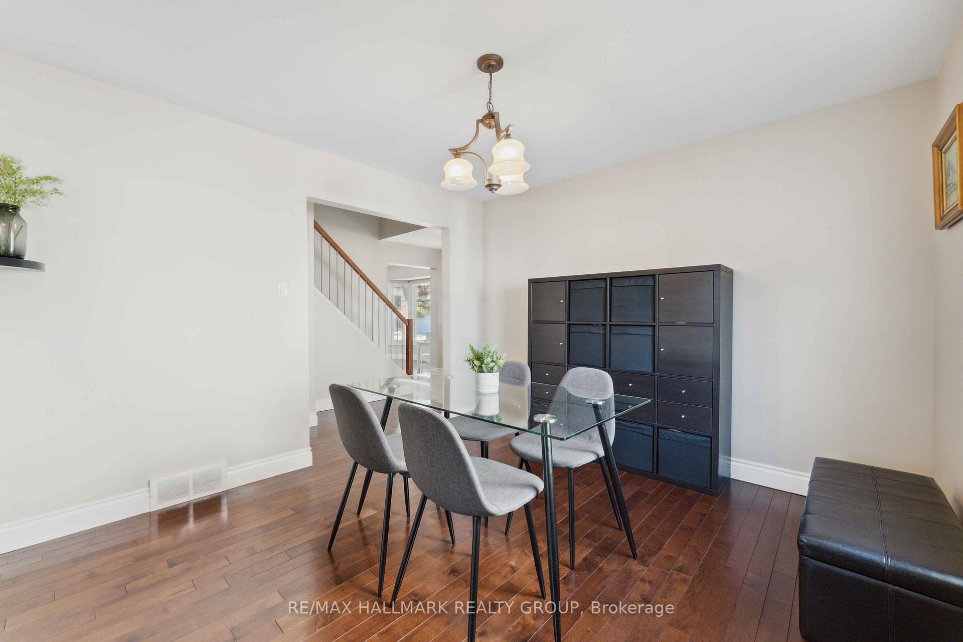 Photo 13 of 1426 Larkhaven Crescent, Ottawa, Orleans/Sunridge — HOMEH