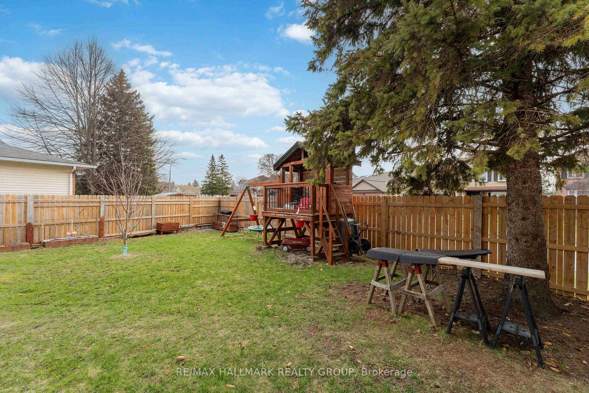 Photo 29 of 1426 Larkhaven Crescent, Ottawa, Orleans/Sunridge — HOMEH
