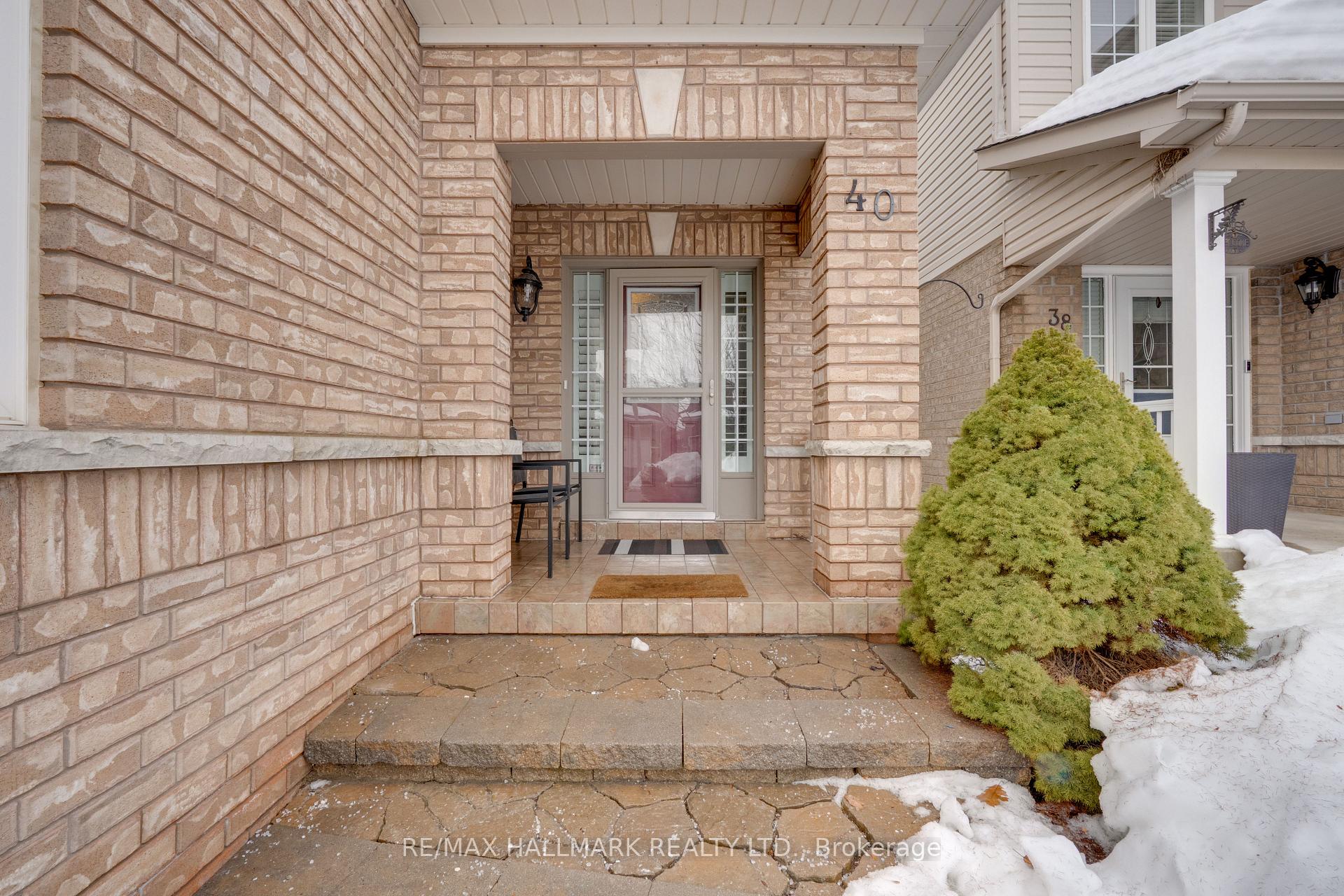 Photo 3 of 40 Knight Street, New Tecumseth, Alliston — HOMEH