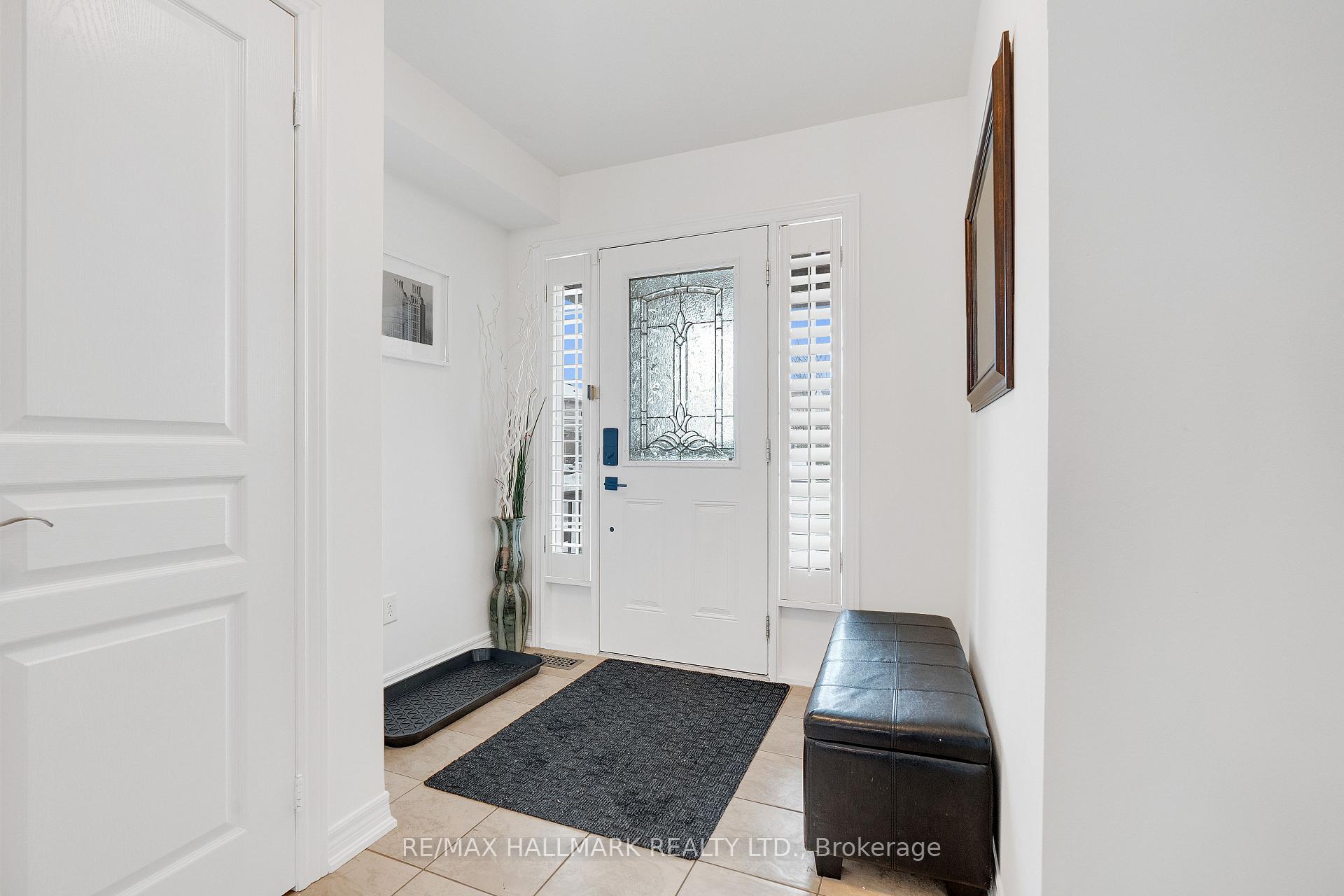 Photo 4 of 40 Knight Street, New Tecumseth, Alliston — HOMEH