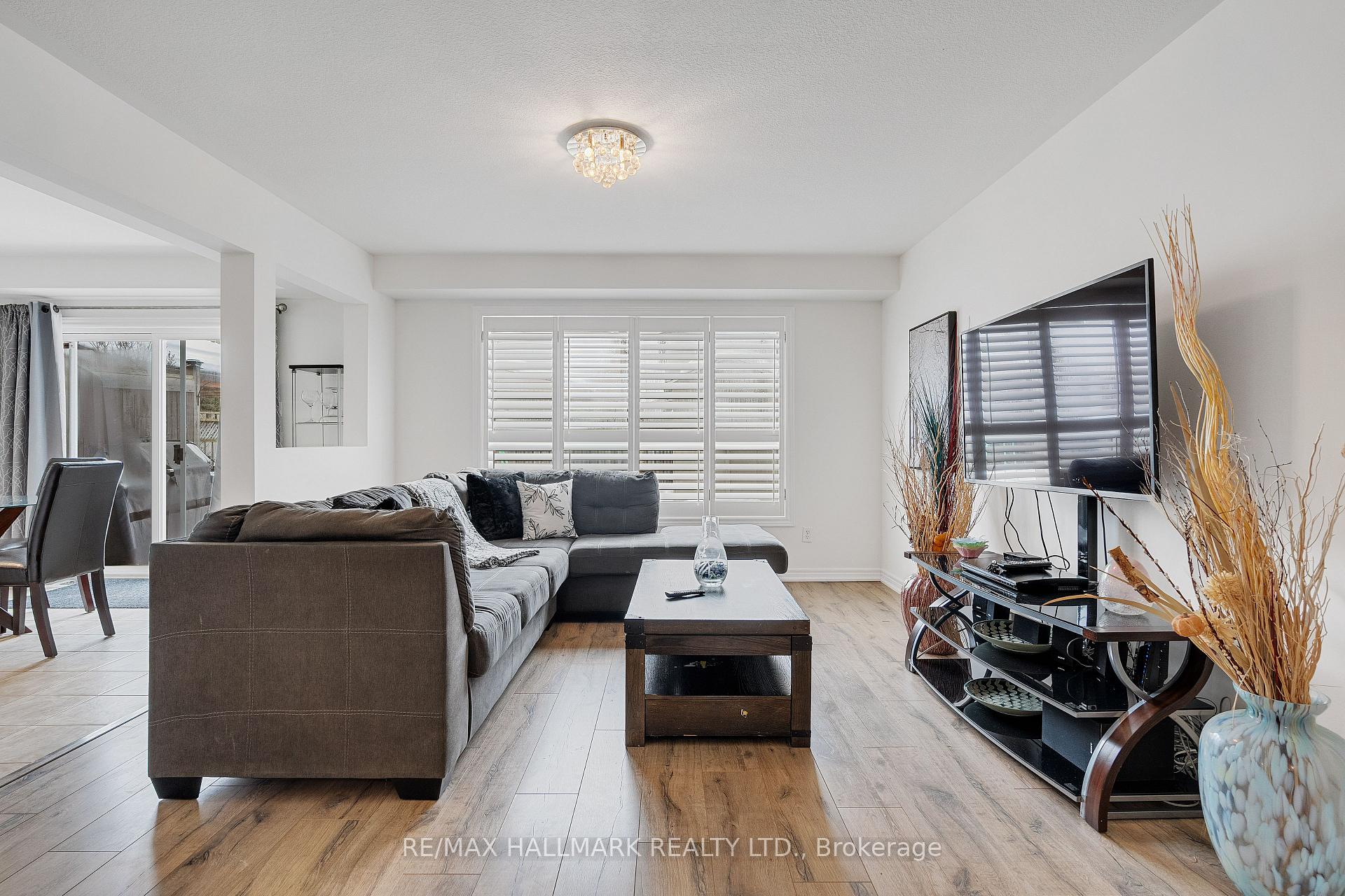 Photo 8 of 40 Knight Street, New Tecumseth, Alliston — HOMEH