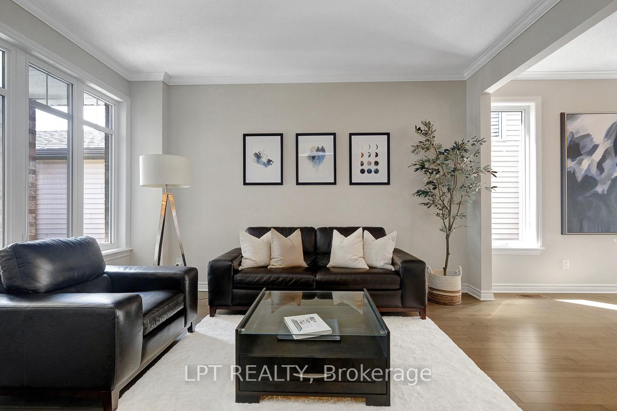 Photo 6 of 214 Shinleaf Crescent, Ottawa, Mer Bleue/Bradley Estates/Anderson Park — HOMEH