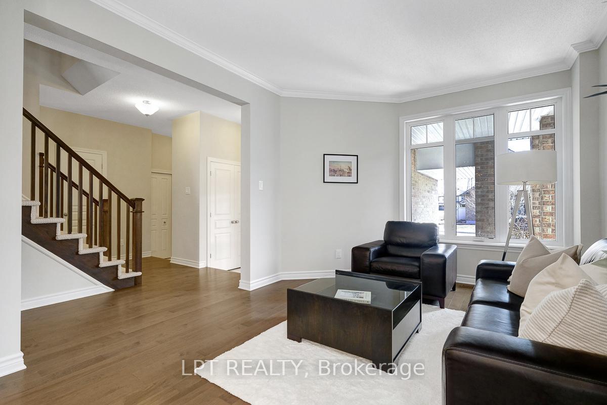 Photo 8 of 214 Shinleaf Crescent, Ottawa, Mer Bleue/Bradley Estates/Anderson Park — HOMEH