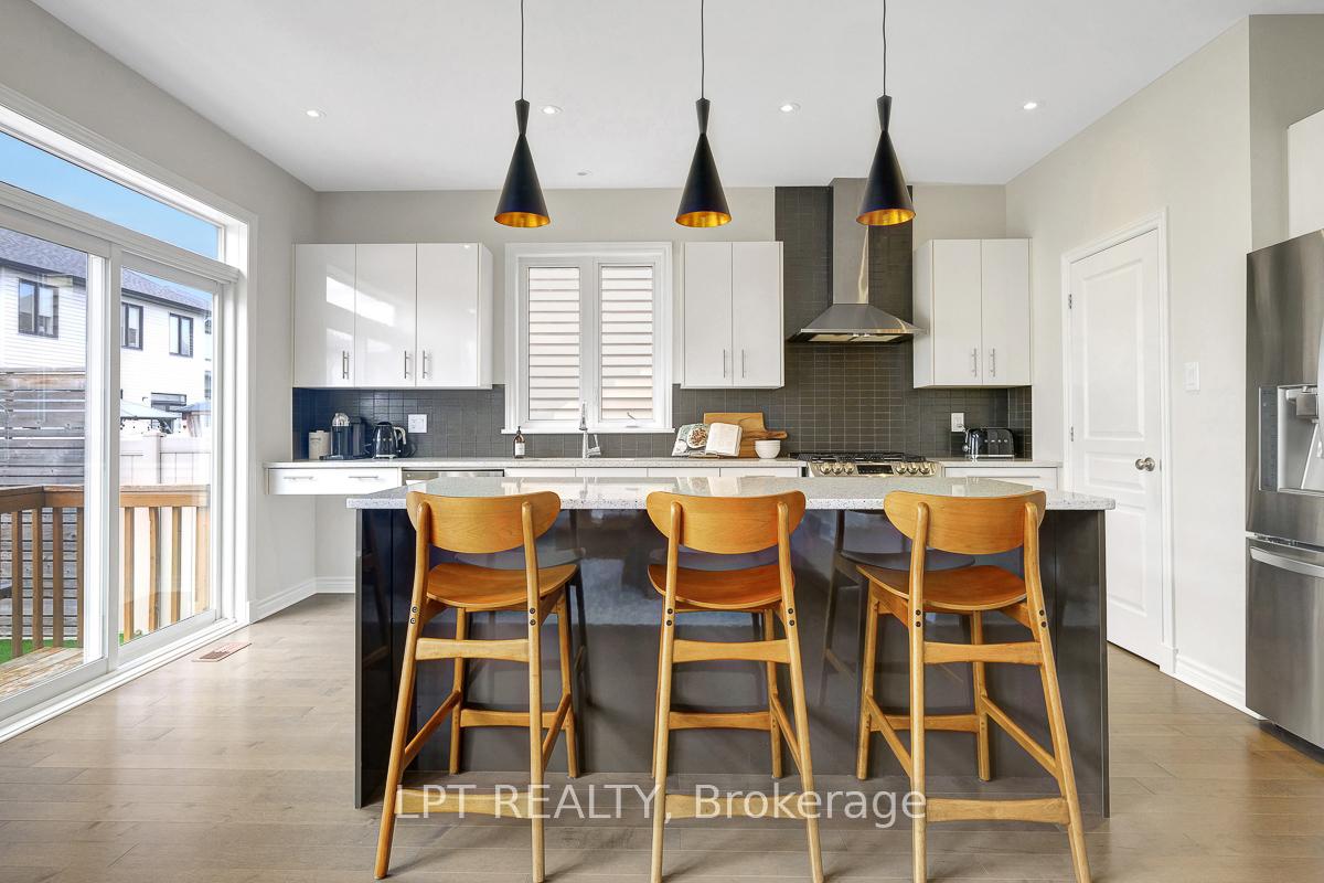 Photo 13 of 214 Shinleaf Crescent, Ottawa, Mer Bleue/Bradley Estates/Anderson Park — HOMEH