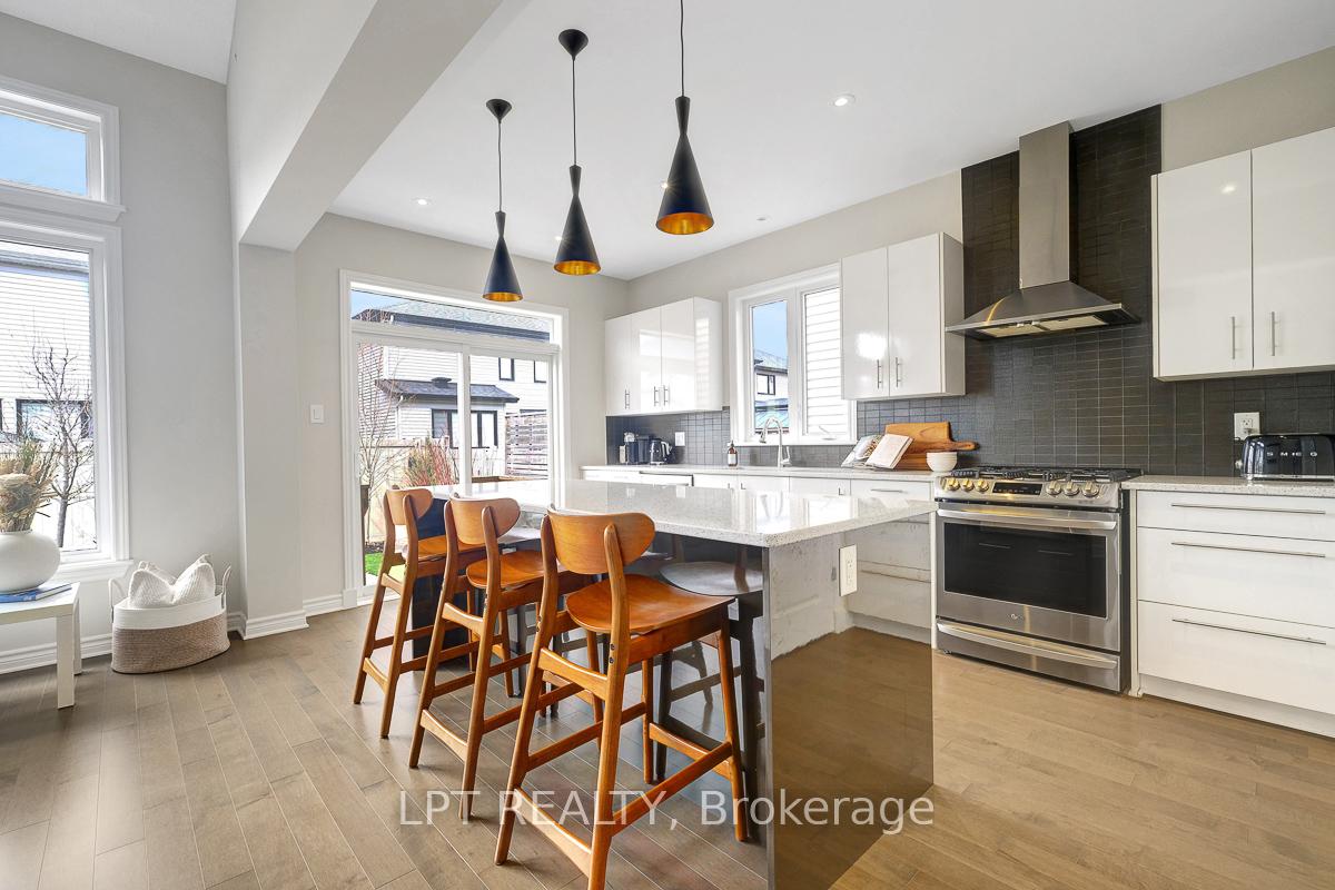 Photo 14 of 214 Shinleaf Crescent, Ottawa, Mer Bleue/Bradley Estates/Anderson Park — HOMEH
