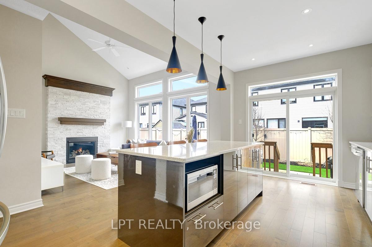 Photo 16 of 214 Shinleaf Crescent, Ottawa, Mer Bleue/Bradley Estates/Anderson Park — HOMEH